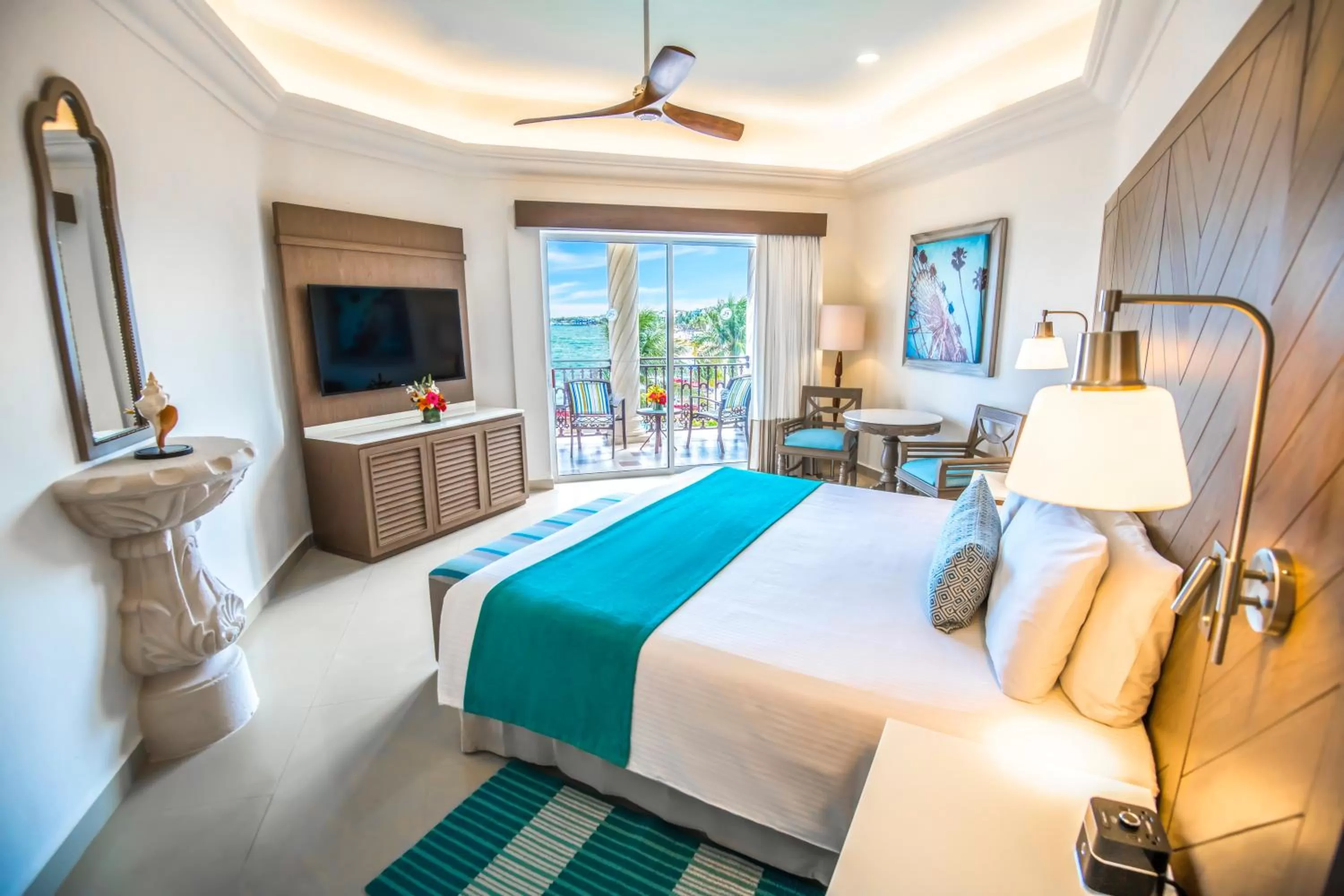 Photo of the whole room, Bed in Wyndham Alltra Playa del Carmen Adults Only All Inclusive