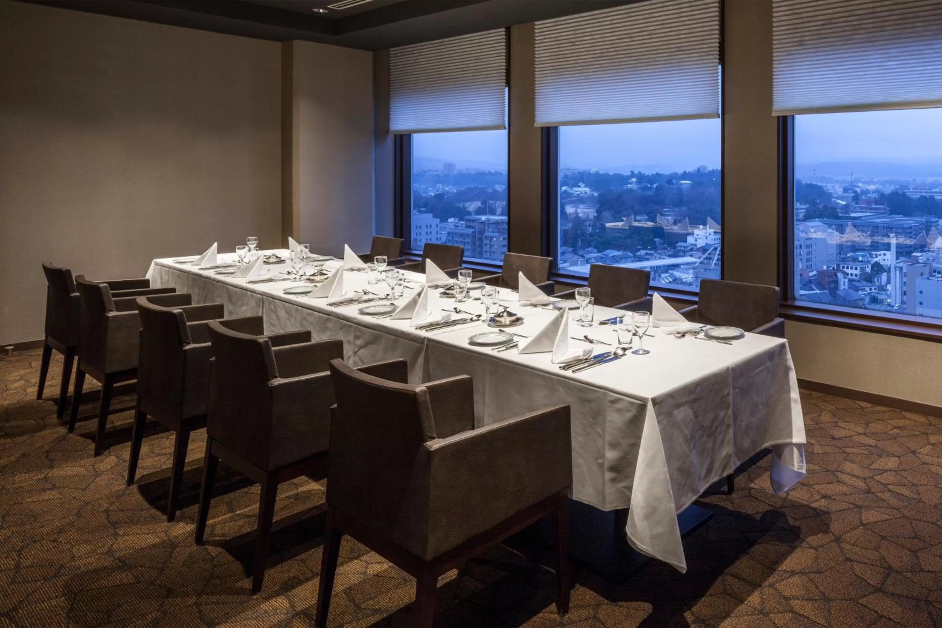 Restaurant/places to eat in ANA Holiday Inn Kanazawa Sky by IHG