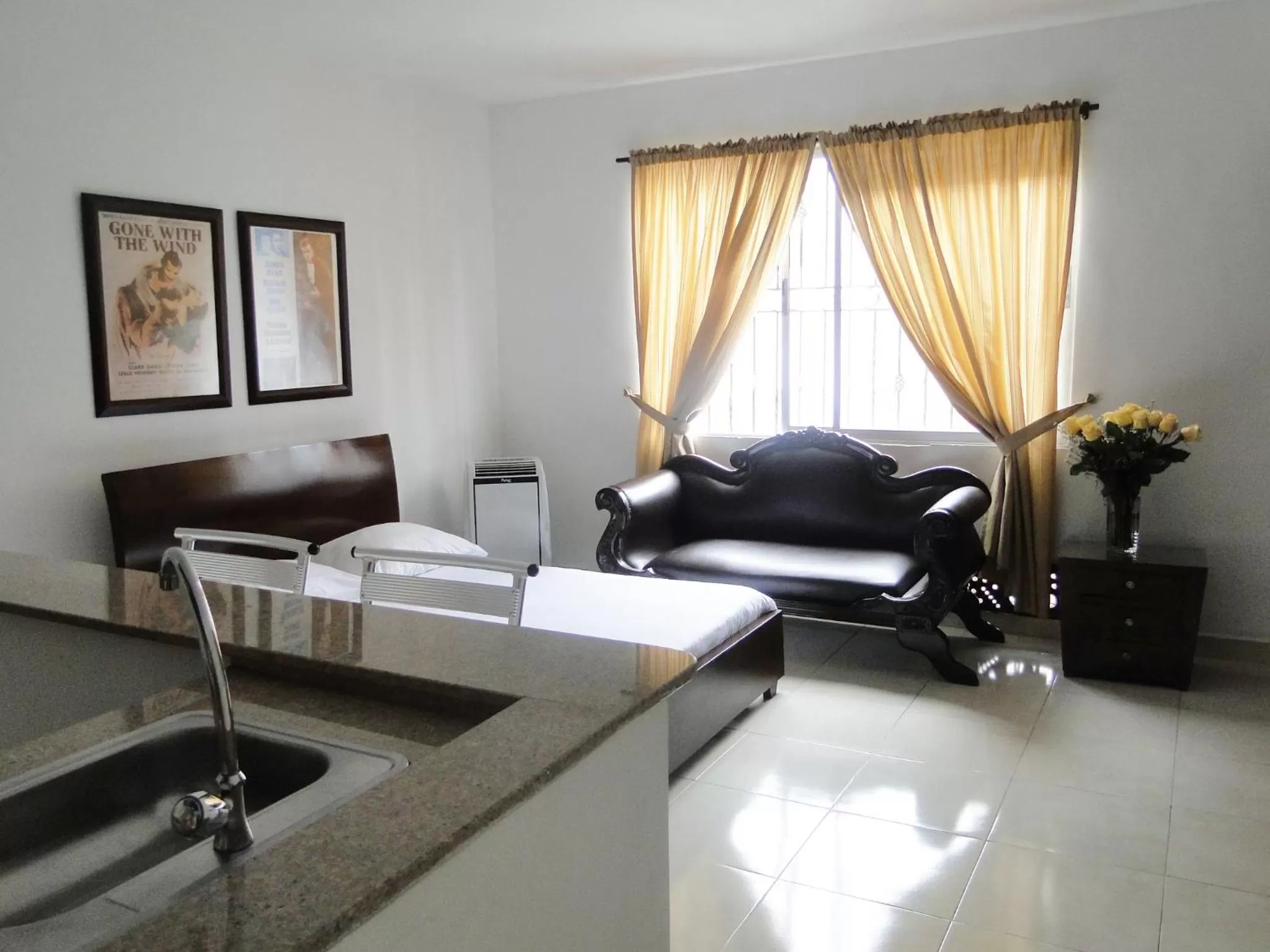 Photo of the whole room, Seating Area in Arco Apartasuites