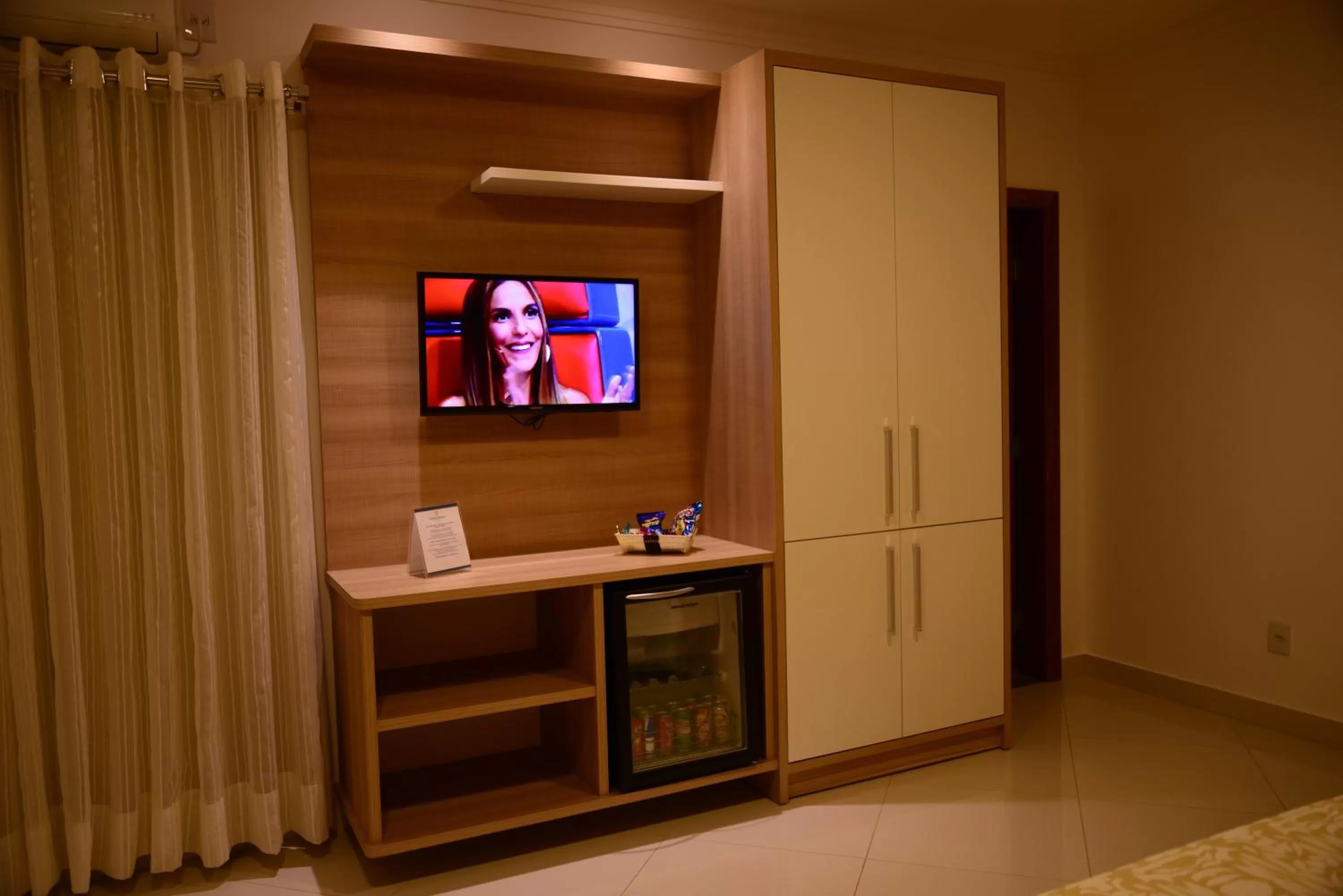TV/Entertainment Center in Granterrara Hotel