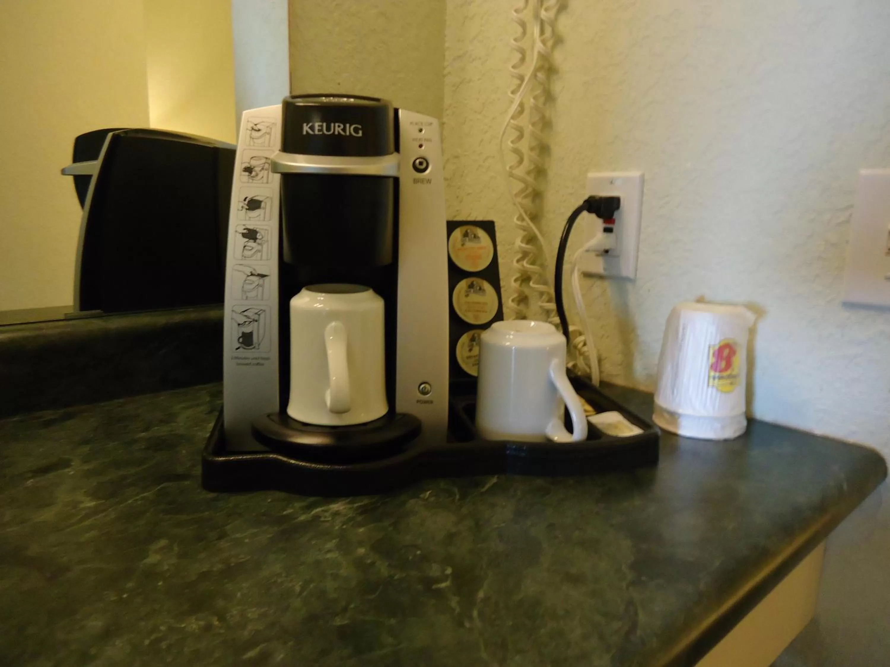 Coffee/tea facilities in Super 8 by Wyndham Dauphin