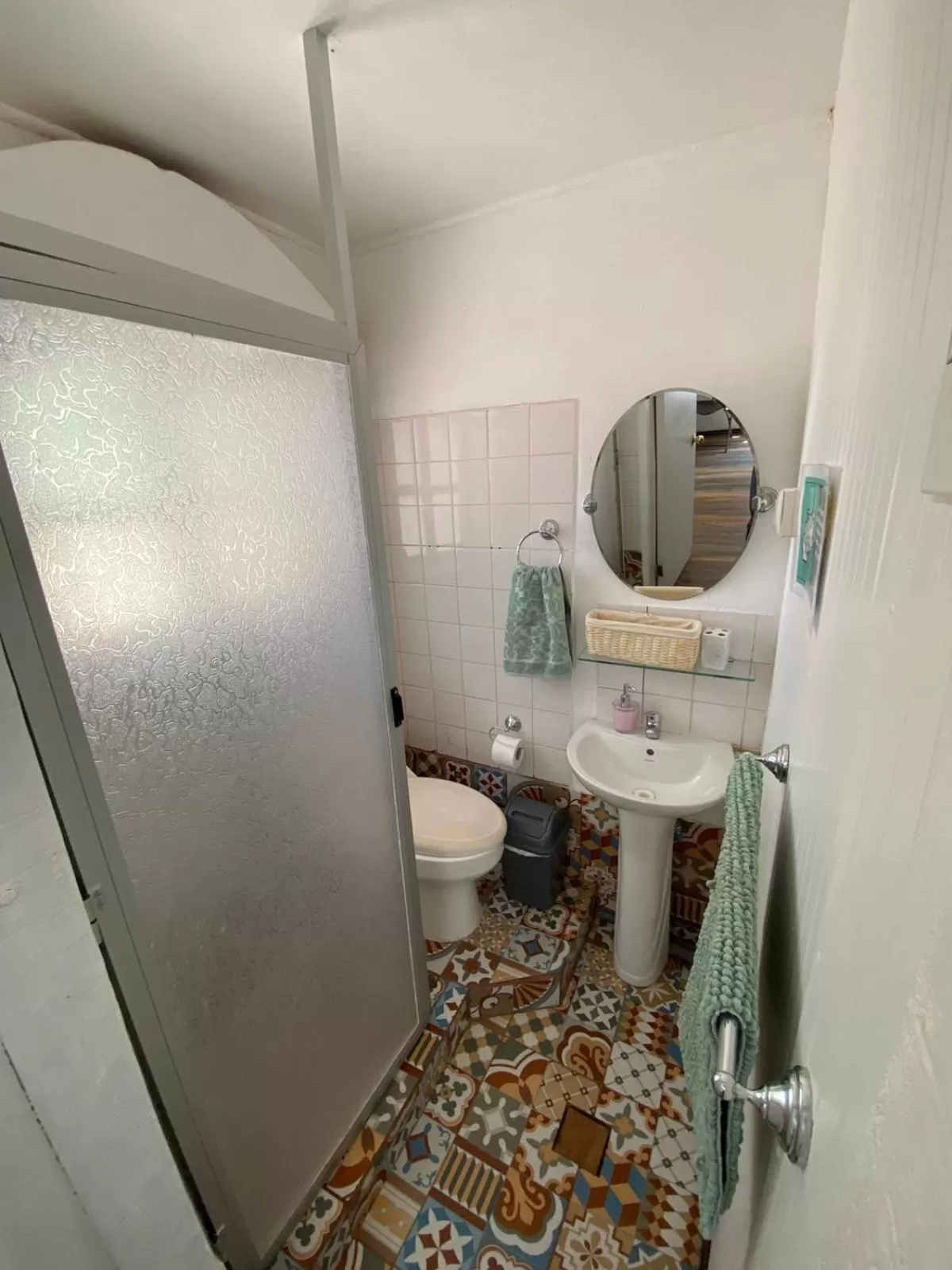 Shower, Bathroom in CaminAndes Hostal