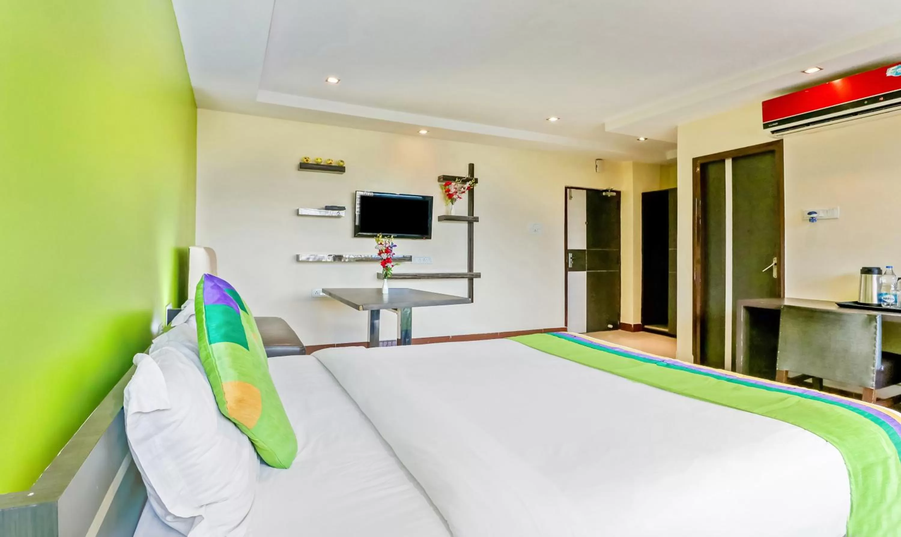 Bedroom, Bed in Treebo Concerto Residentia