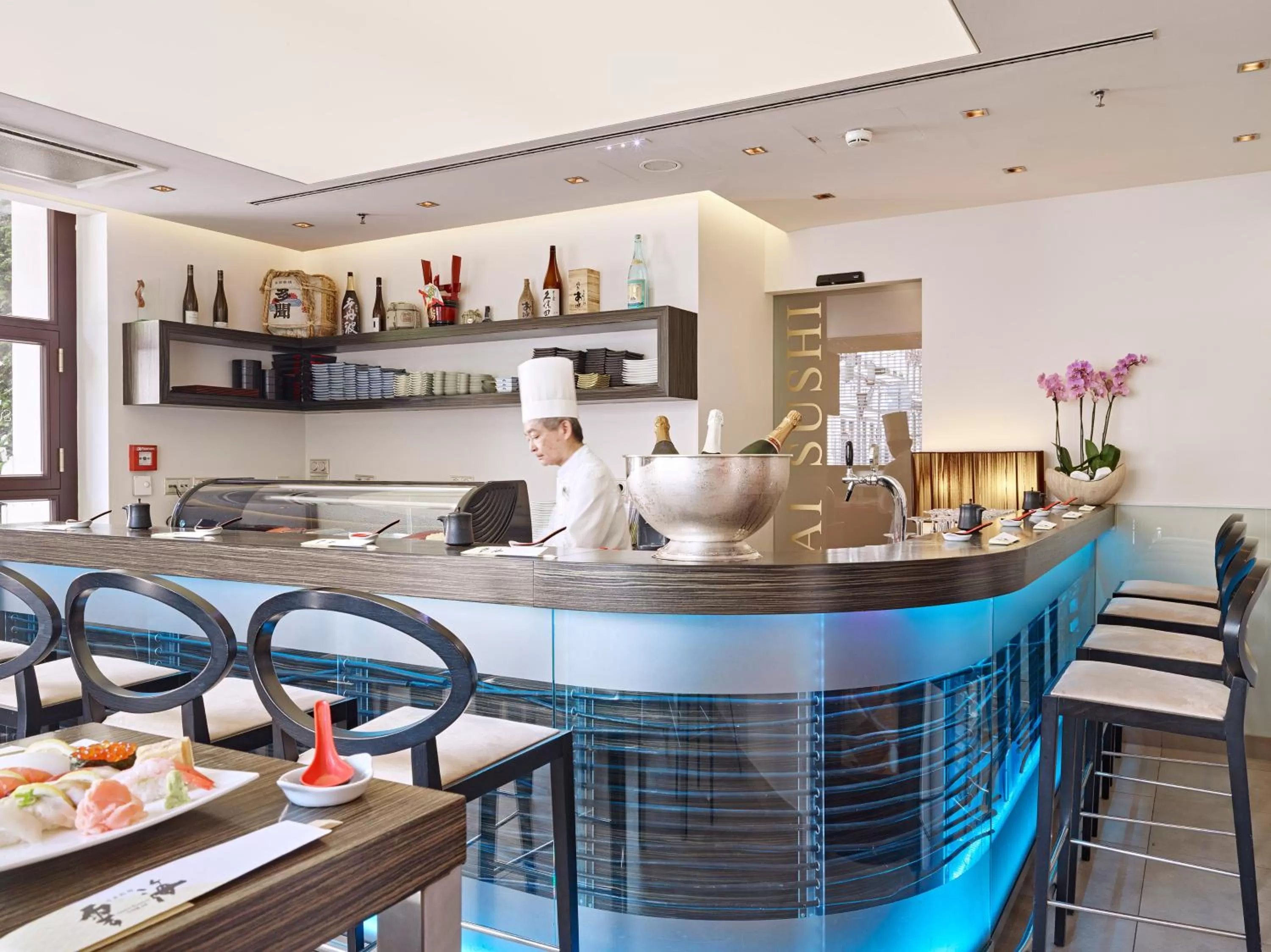 Restaurant/places to eat in Grand Hotel Wien