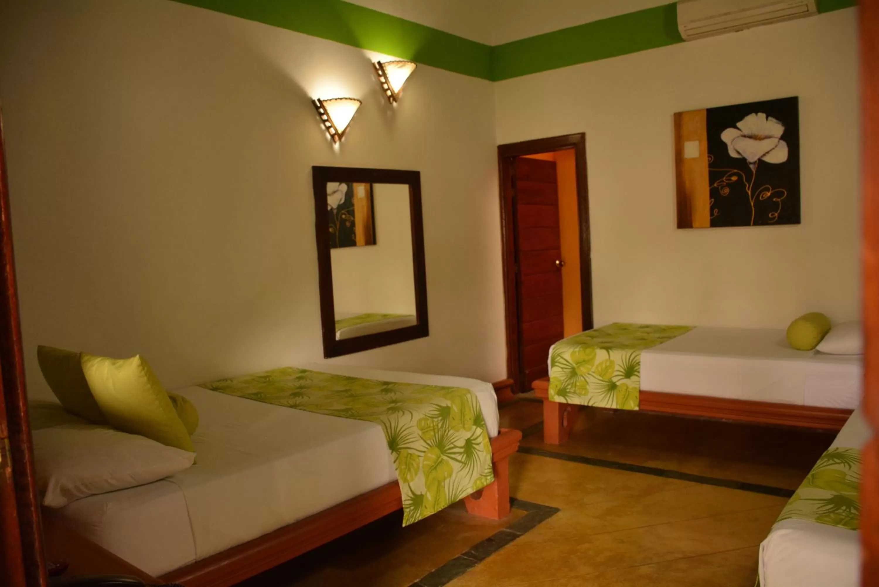 Photo of the whole room, Bed in Hotel Portón del Sol