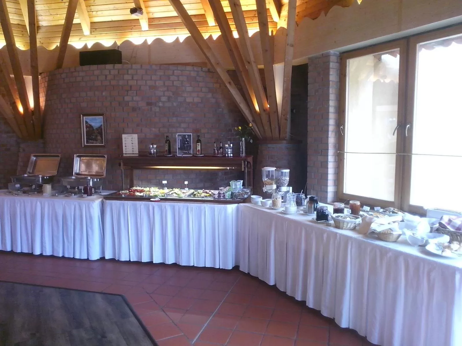 Buffet breakfast in Hotel Makar Sport & Wellness