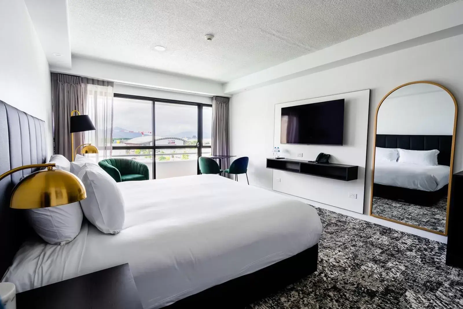 Standard King Room in The Benson Hotel Standard King Room in The Benson Hotel