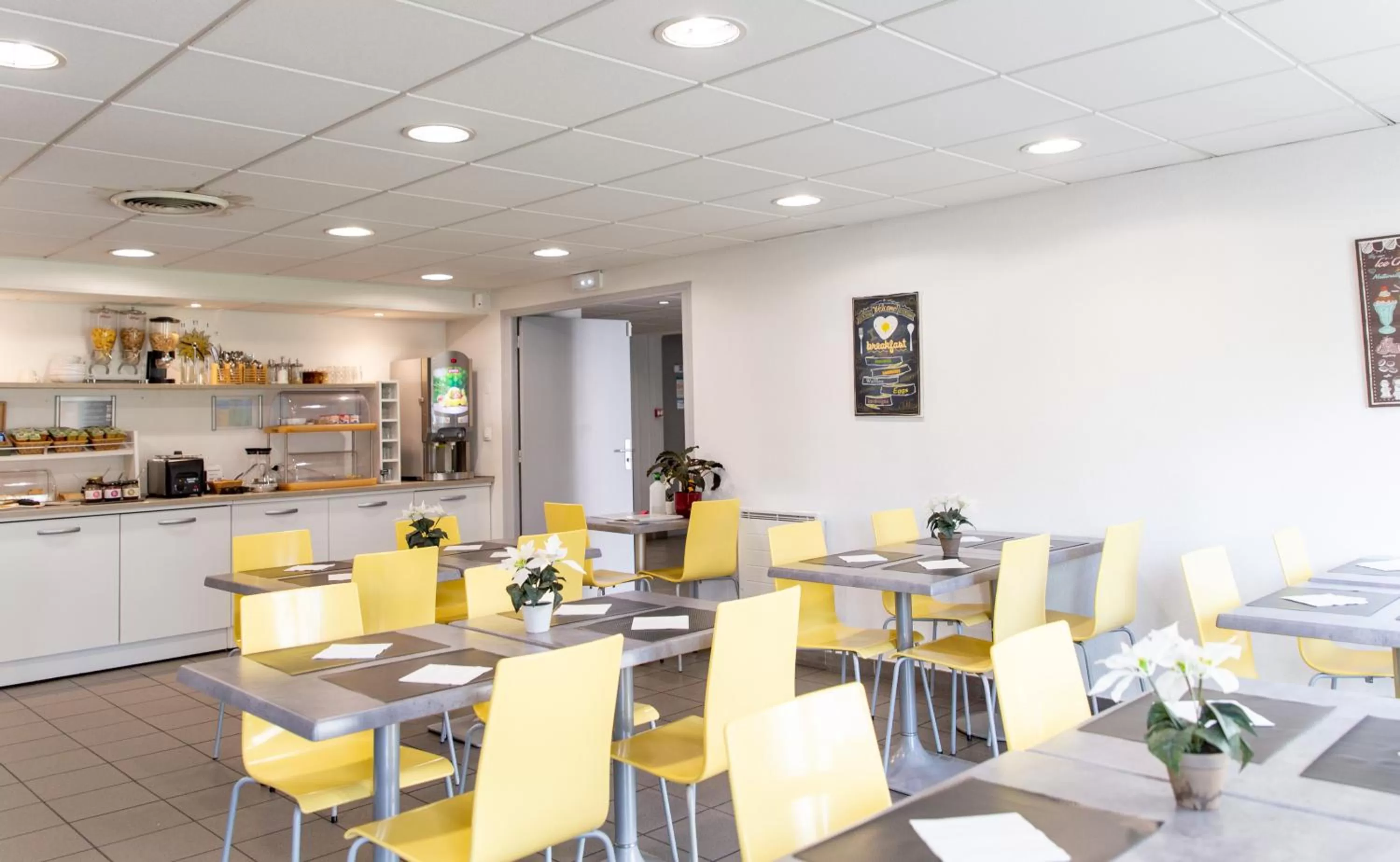 Breakfast in Comfort Aparthotel Besancon La City