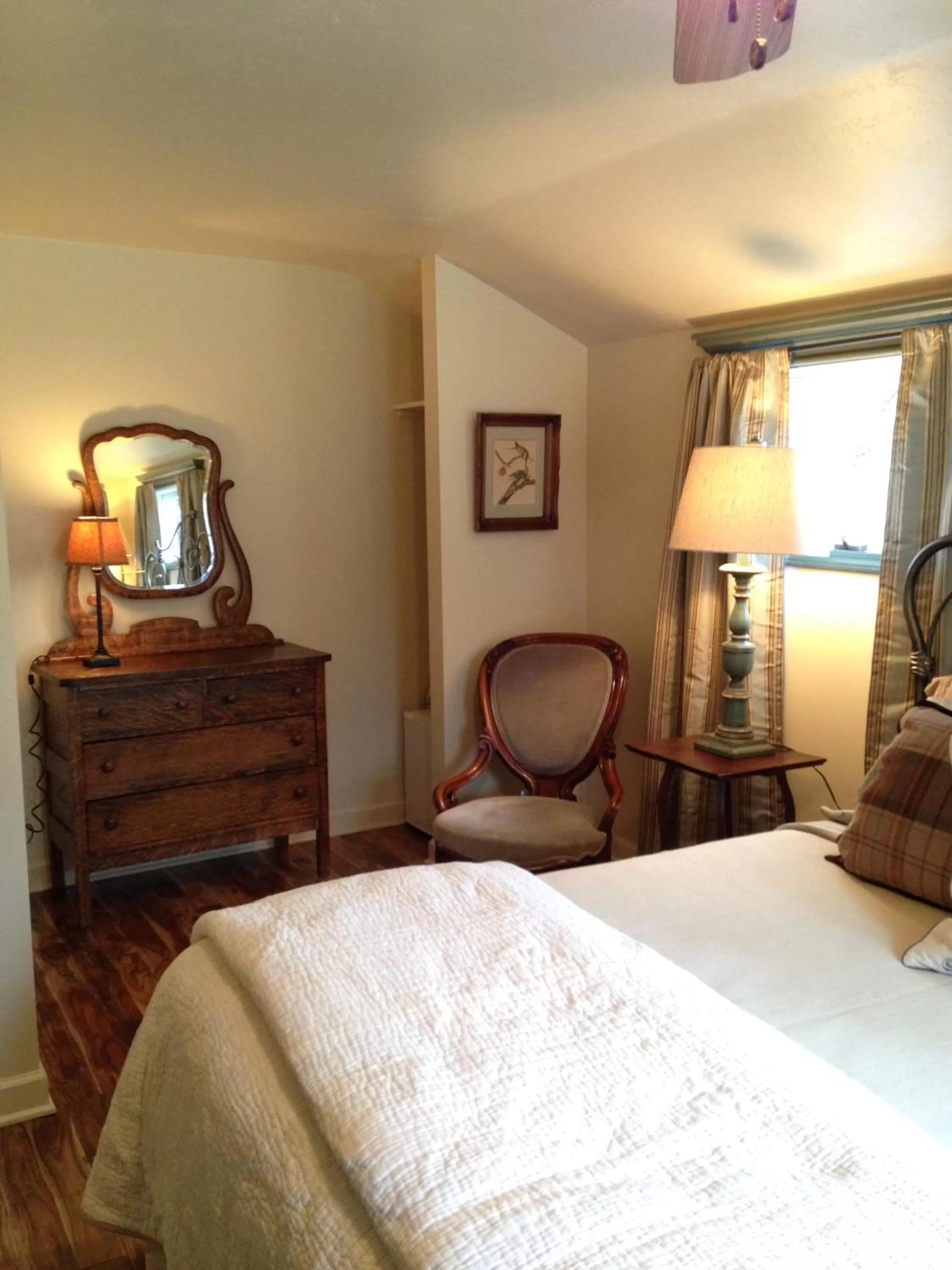 Bed in The Foxglove Inn