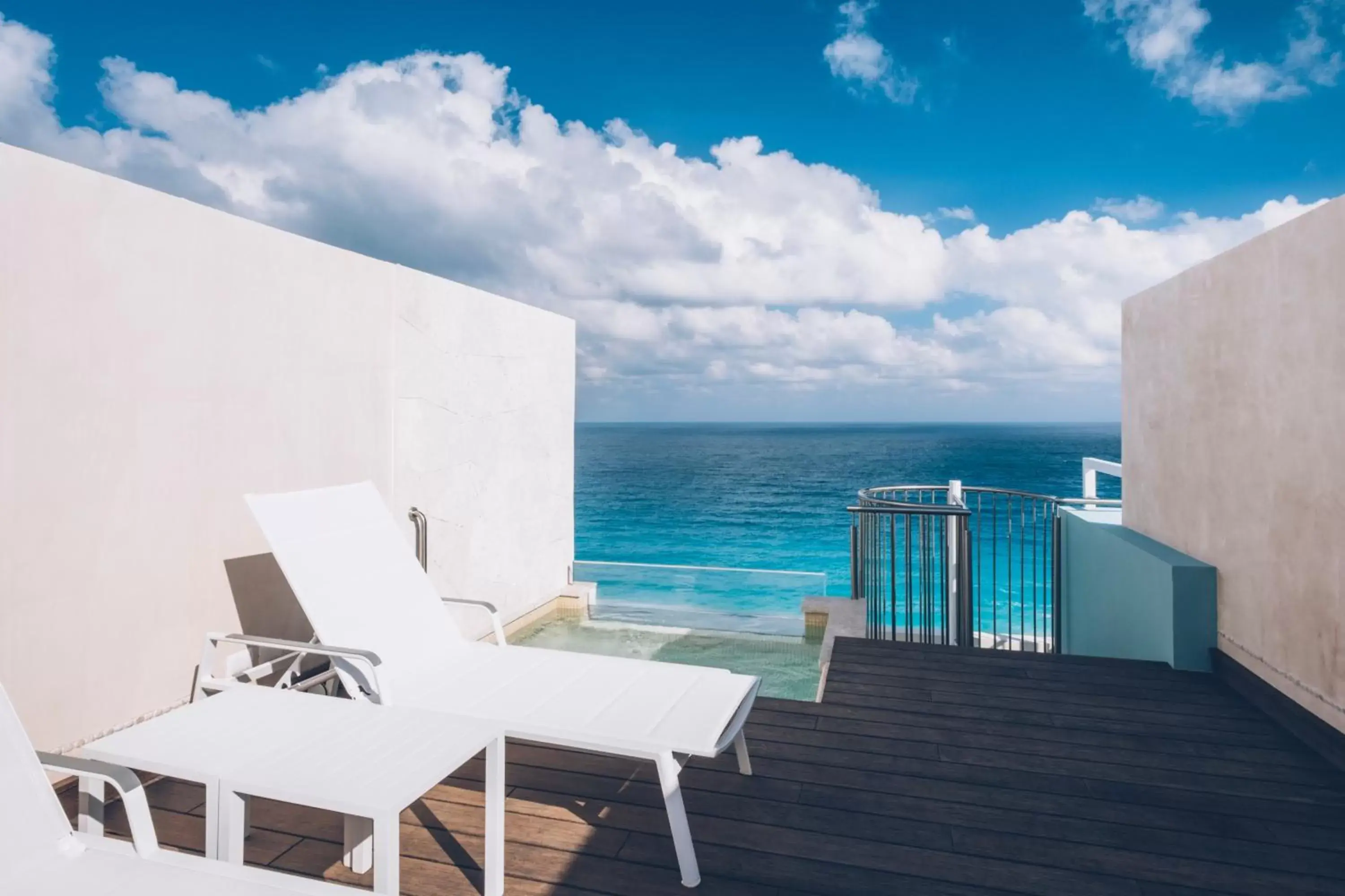 Junior Suite Roof Top Ocean Front (2 adults) in Coral Level at Iberostar Selection Cancun Junior Suite Roof Top Ocean Front (2 adults) in Coral Level at Iberostar Selection Cancun