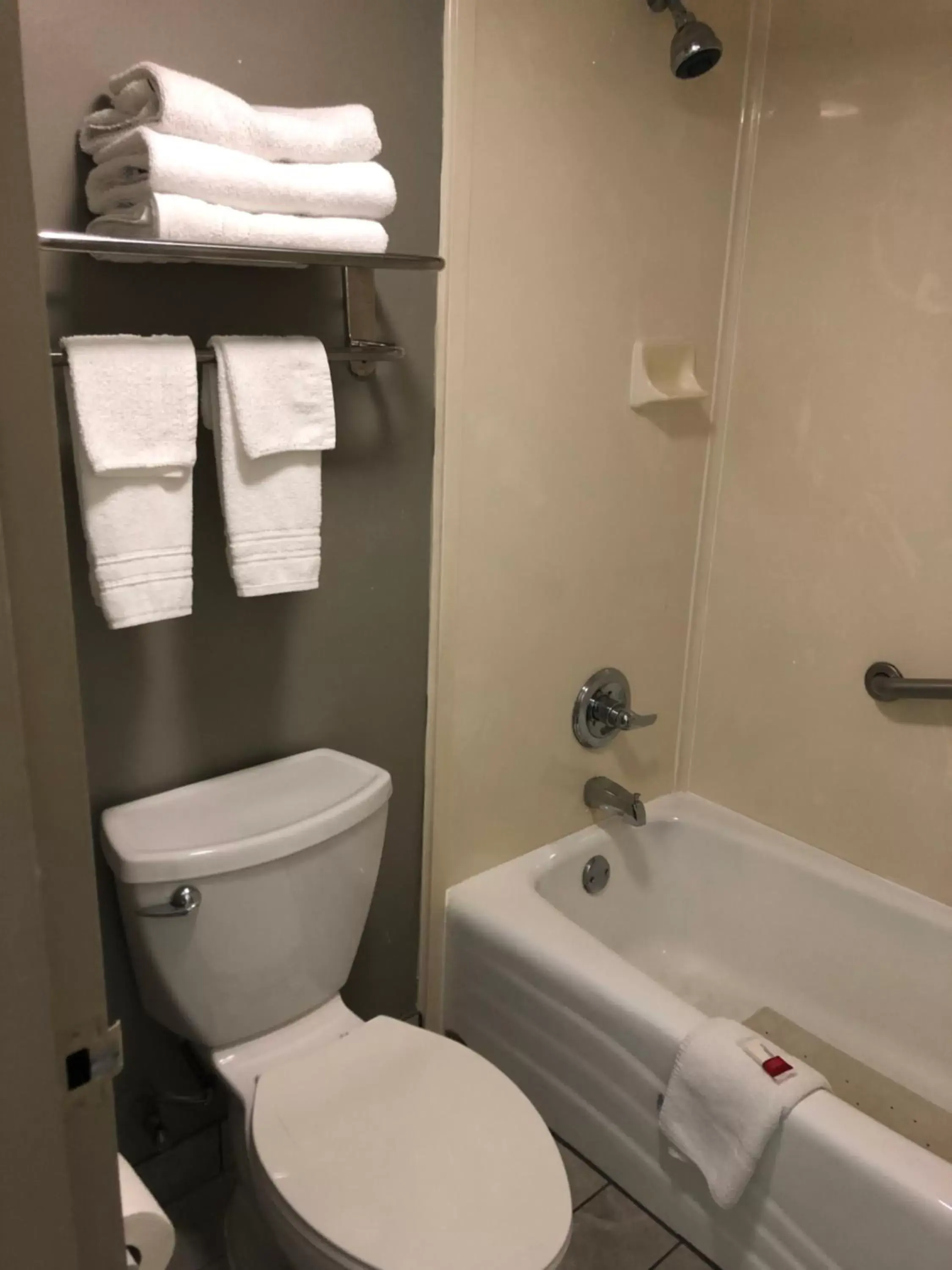 King Room - Non-Smoking in Days Inn by Wyndham N.W. Medical Center King Room - Non-Smoking in Days Inn by Wyndham N.W. Medical Center