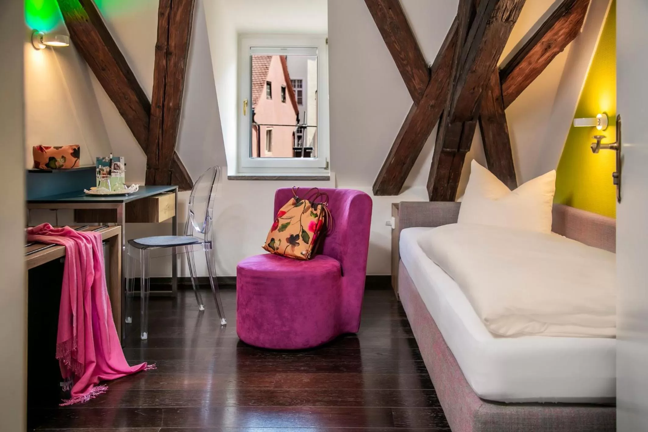 Bed in Hotel Münchner Hof und Blauer Turm