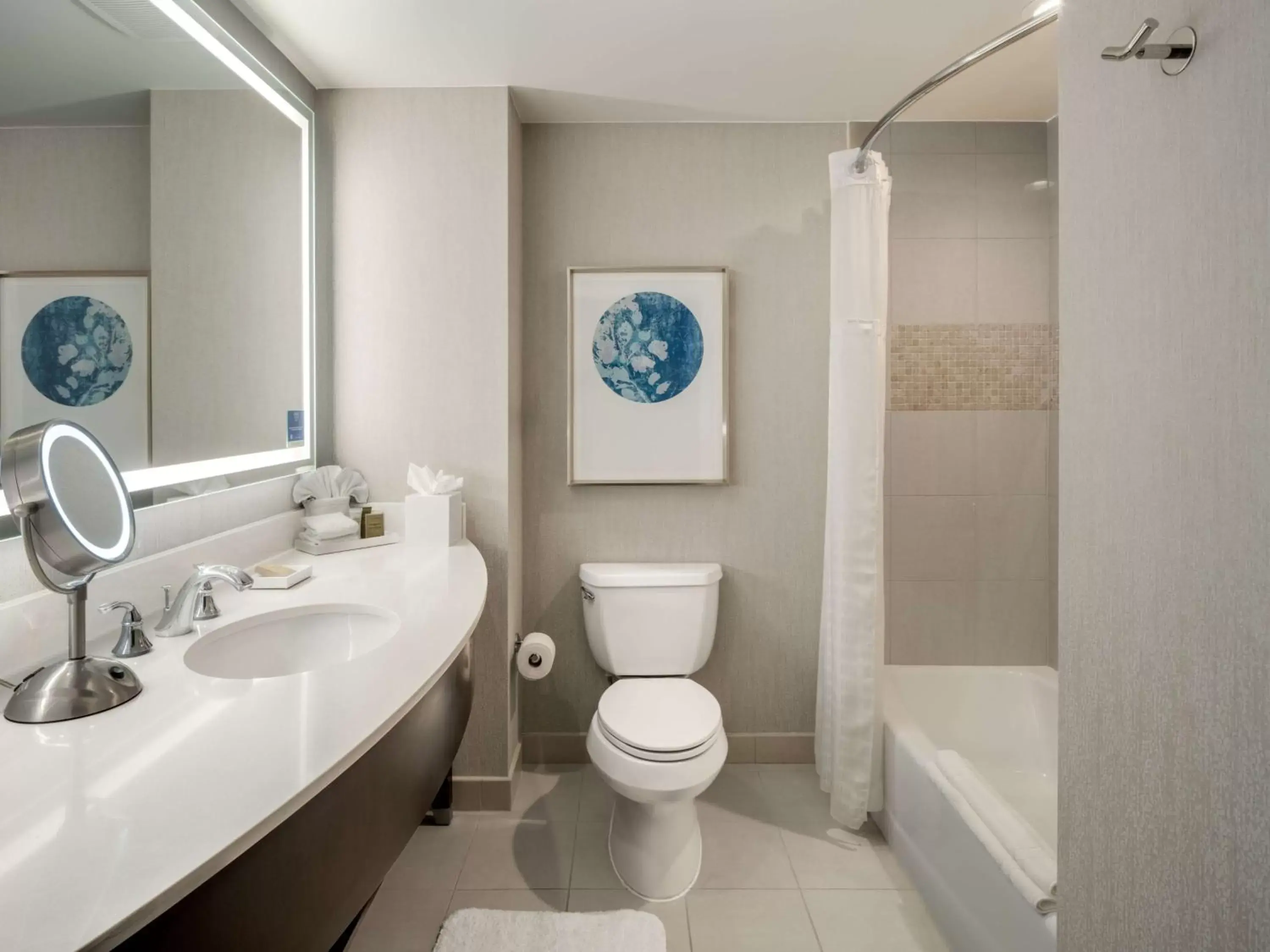 Top Floor Queen Room with Two Queen Beds - 18t Floor in Signia by Hilton Orlando - An Official Walt Disney World Hotel Top Floor Queen Room with Two Queen Beds - 18t Floor in Signia by Hilton Orlando - An Official Walt Disney World Hotel