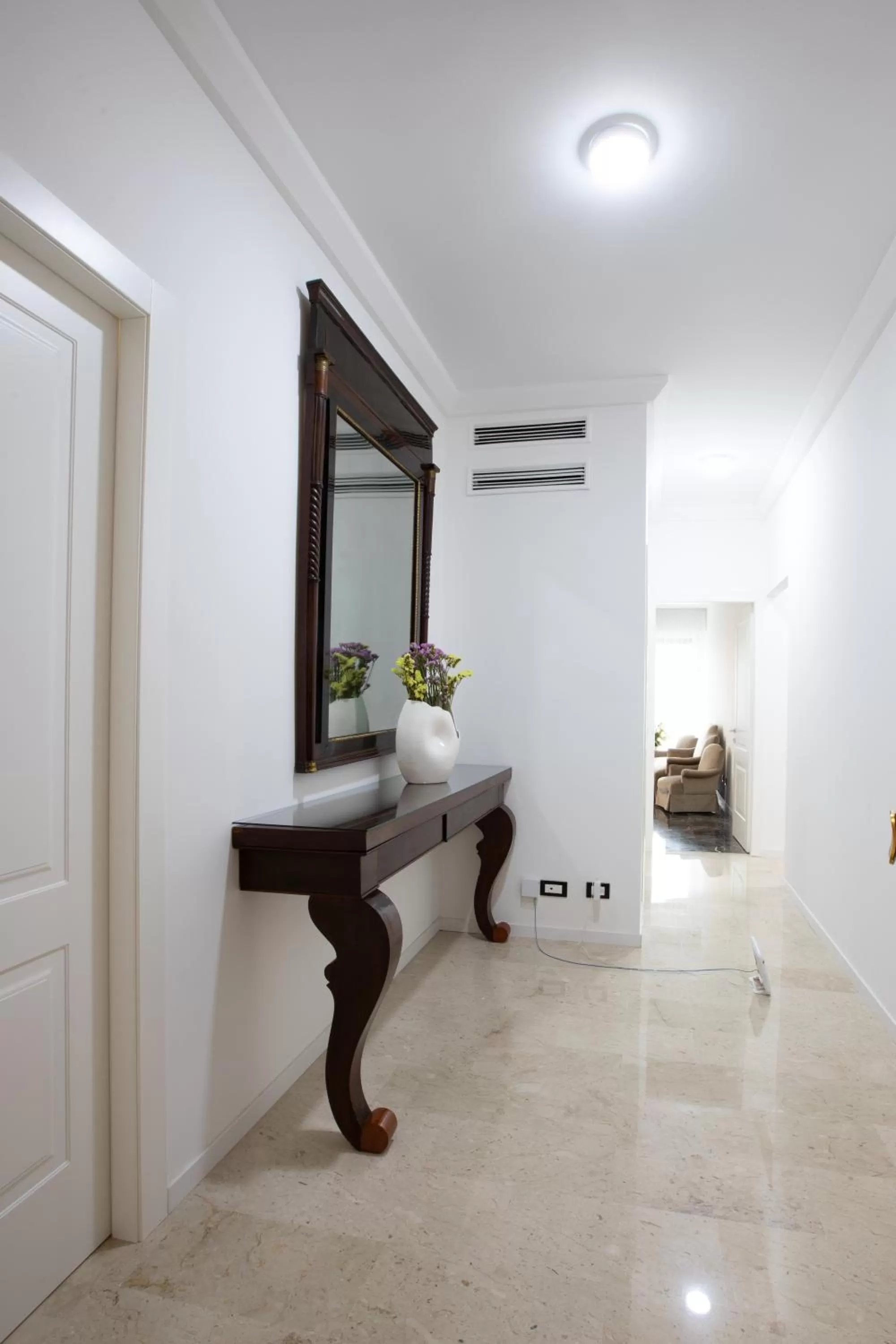 Facade/entrance in BB Elite Berchet