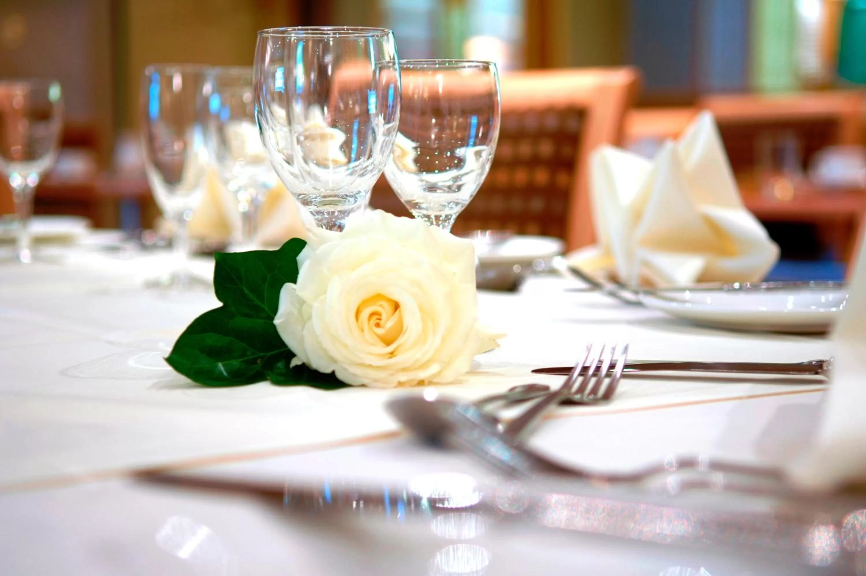 Restaurant/places to eat in Link Hotel