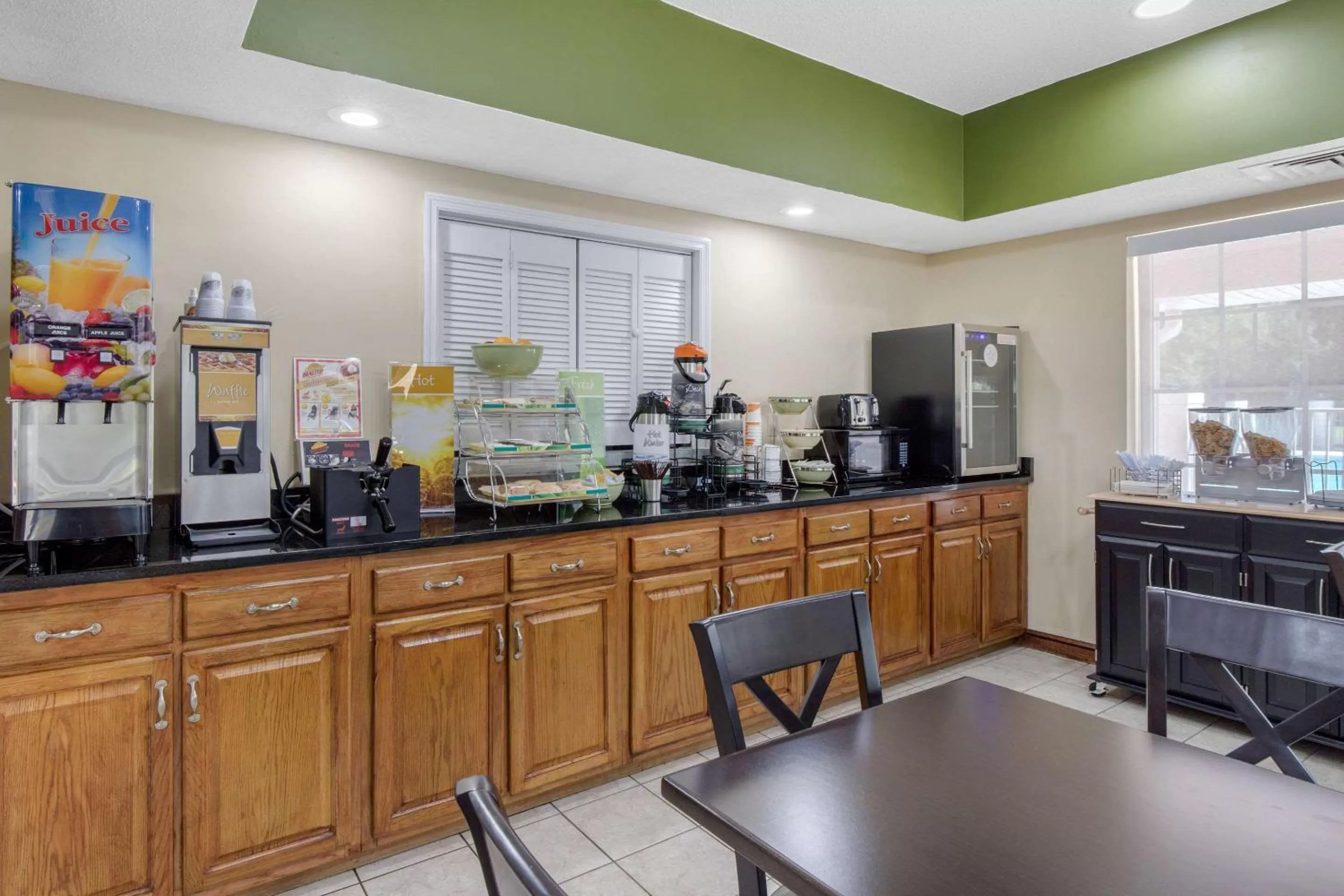 Restaurant/places to eat in Quality Inn Kingstree North