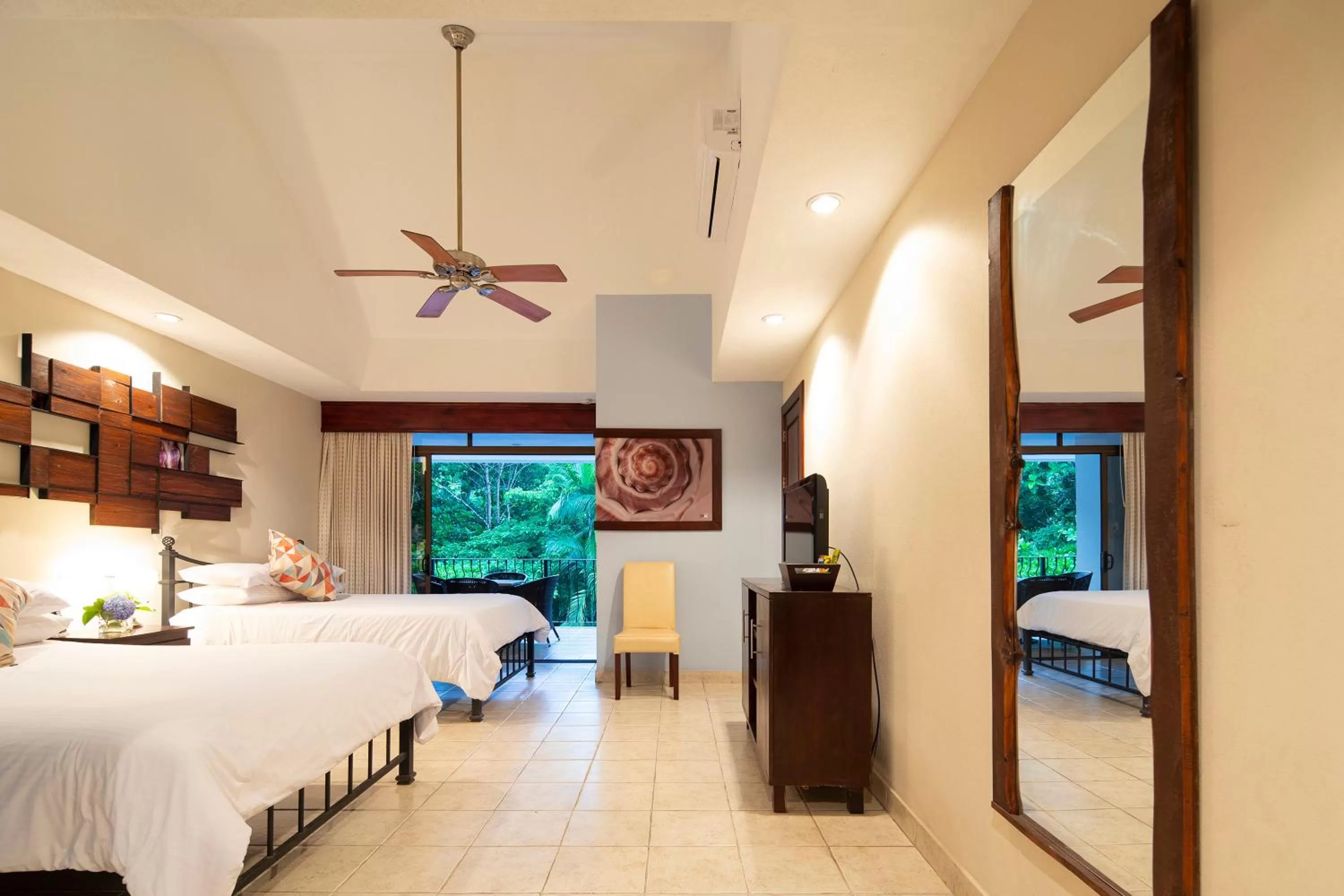 Bed in Pumilio Mountain & Ocean Hotel