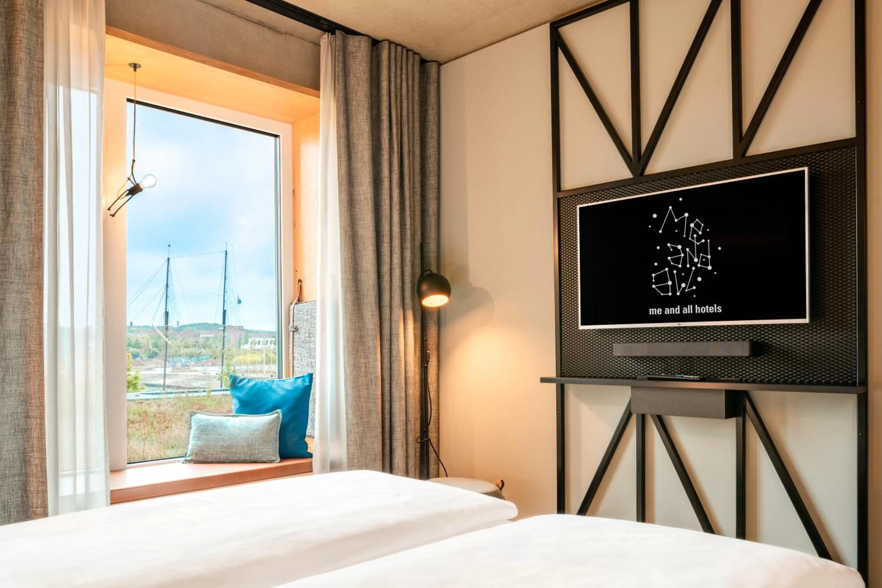 View (from property/room), Bed in Me and All Hotel Kiel, by Hyatt