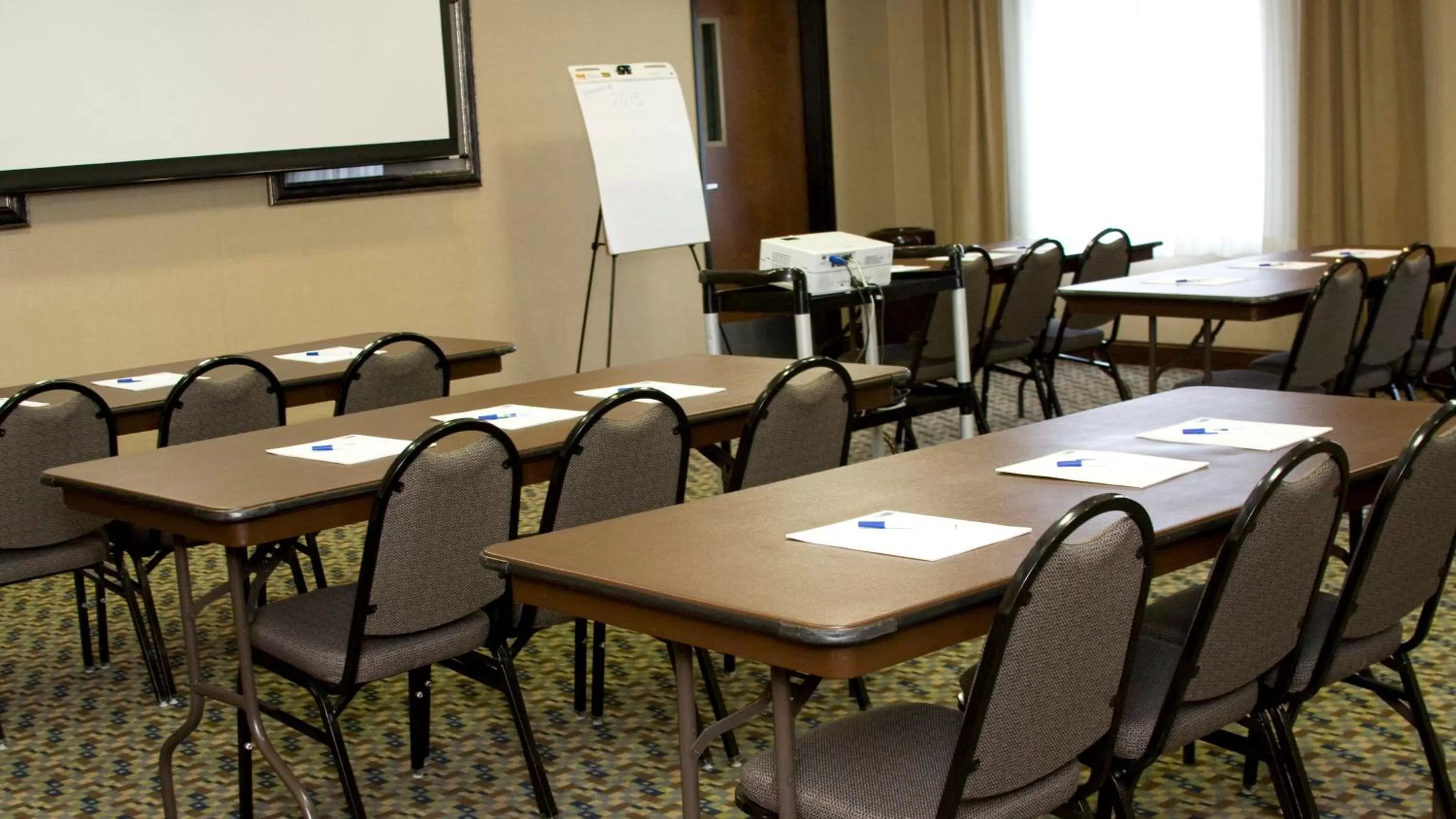 Meeting/conference room in Holiday Inn Express & Suites Pittsburg by IHG