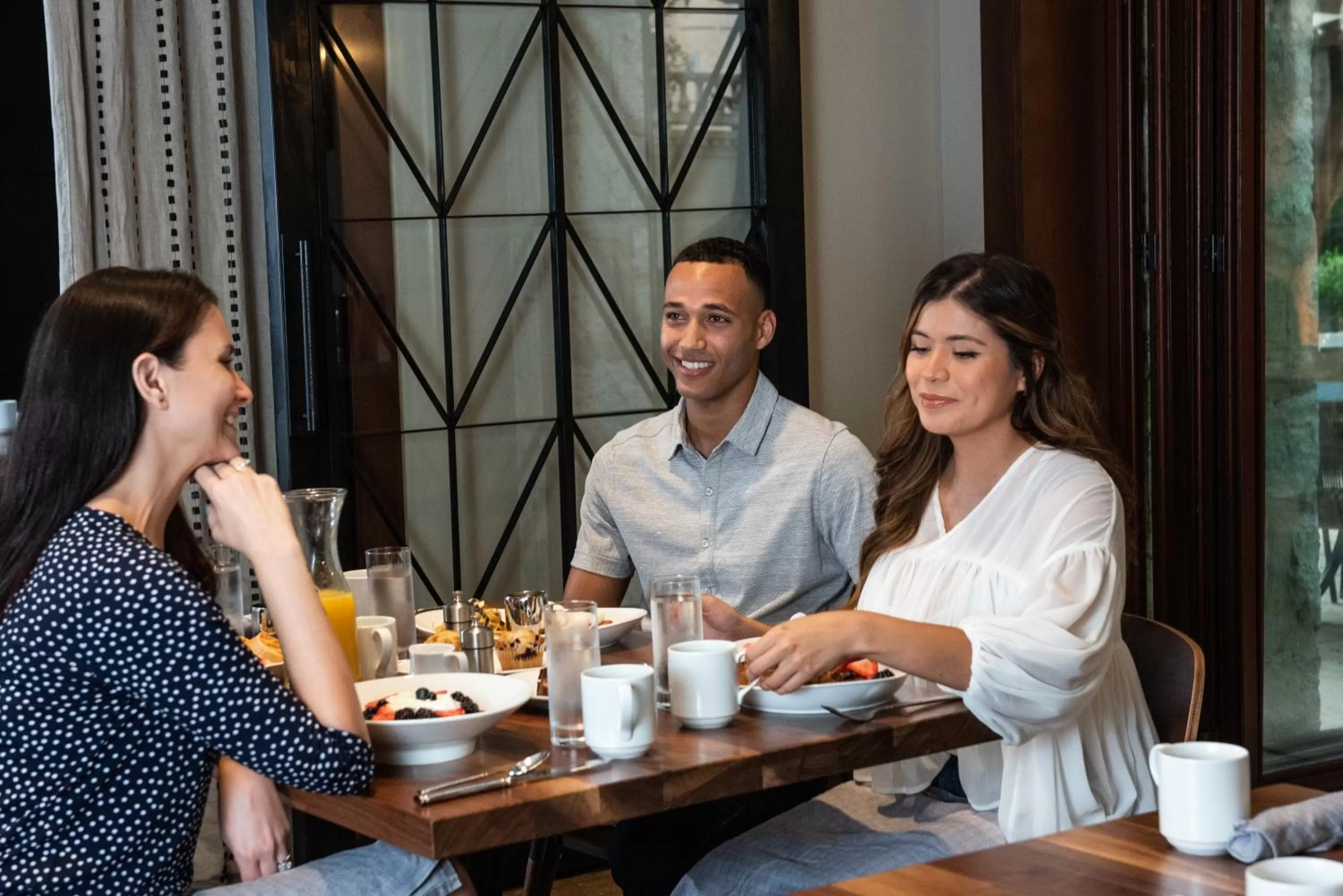 Dining area in Hotel Contessa - Suites on the Riverwalk
