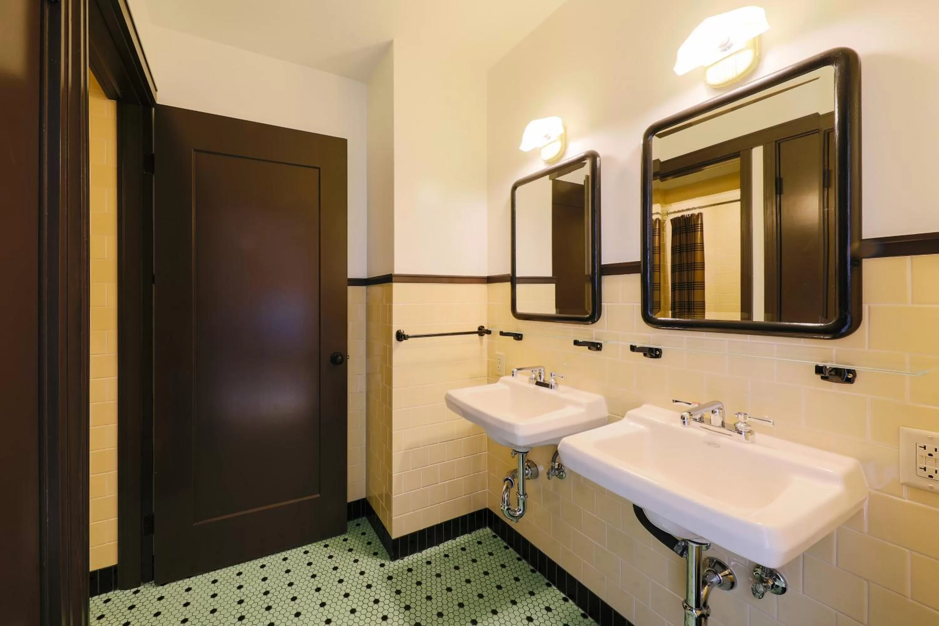 Bathroom in Freehand Los Angeles