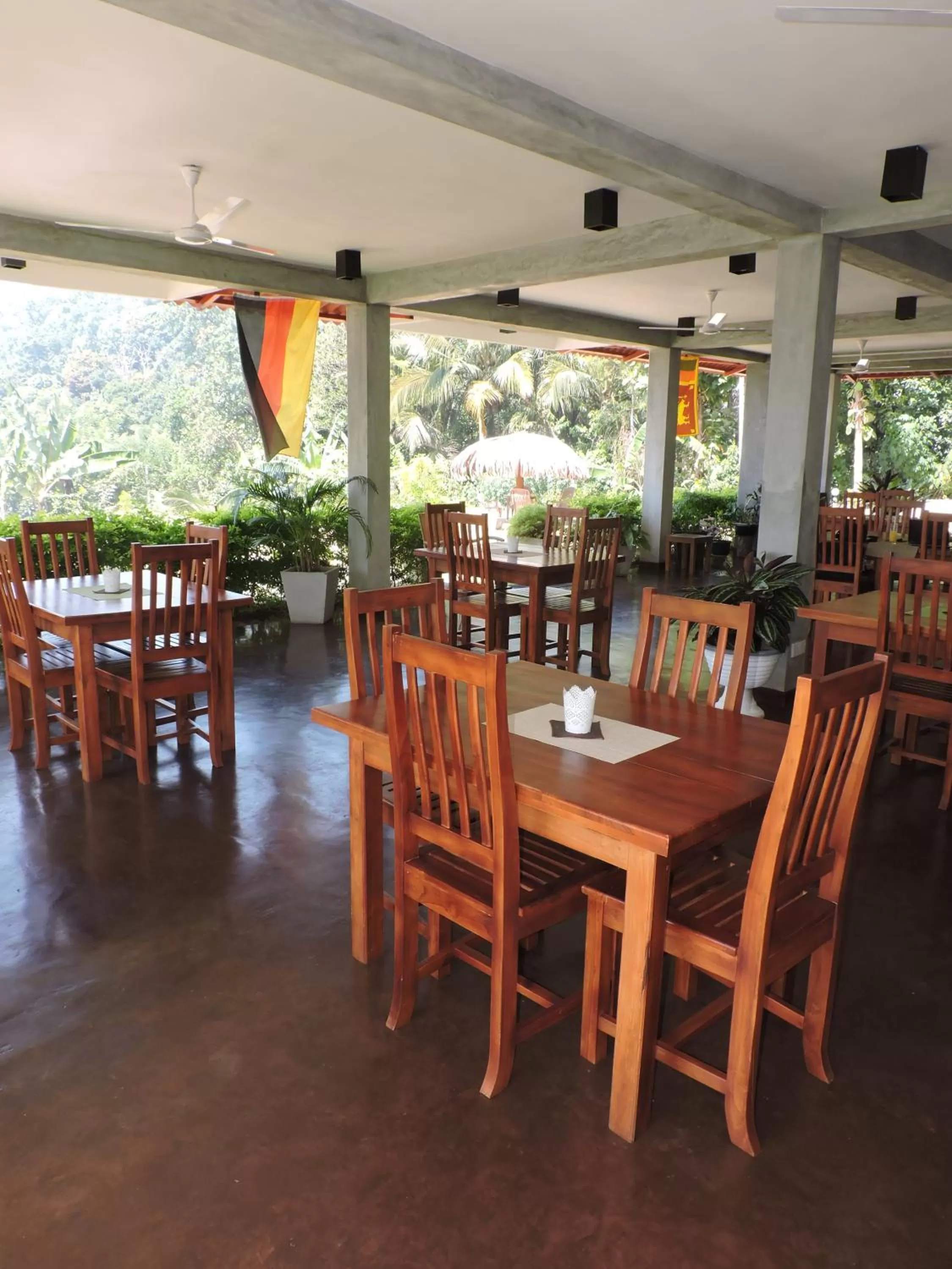 Restaurant/Places to Eat in Feelin' good Resort