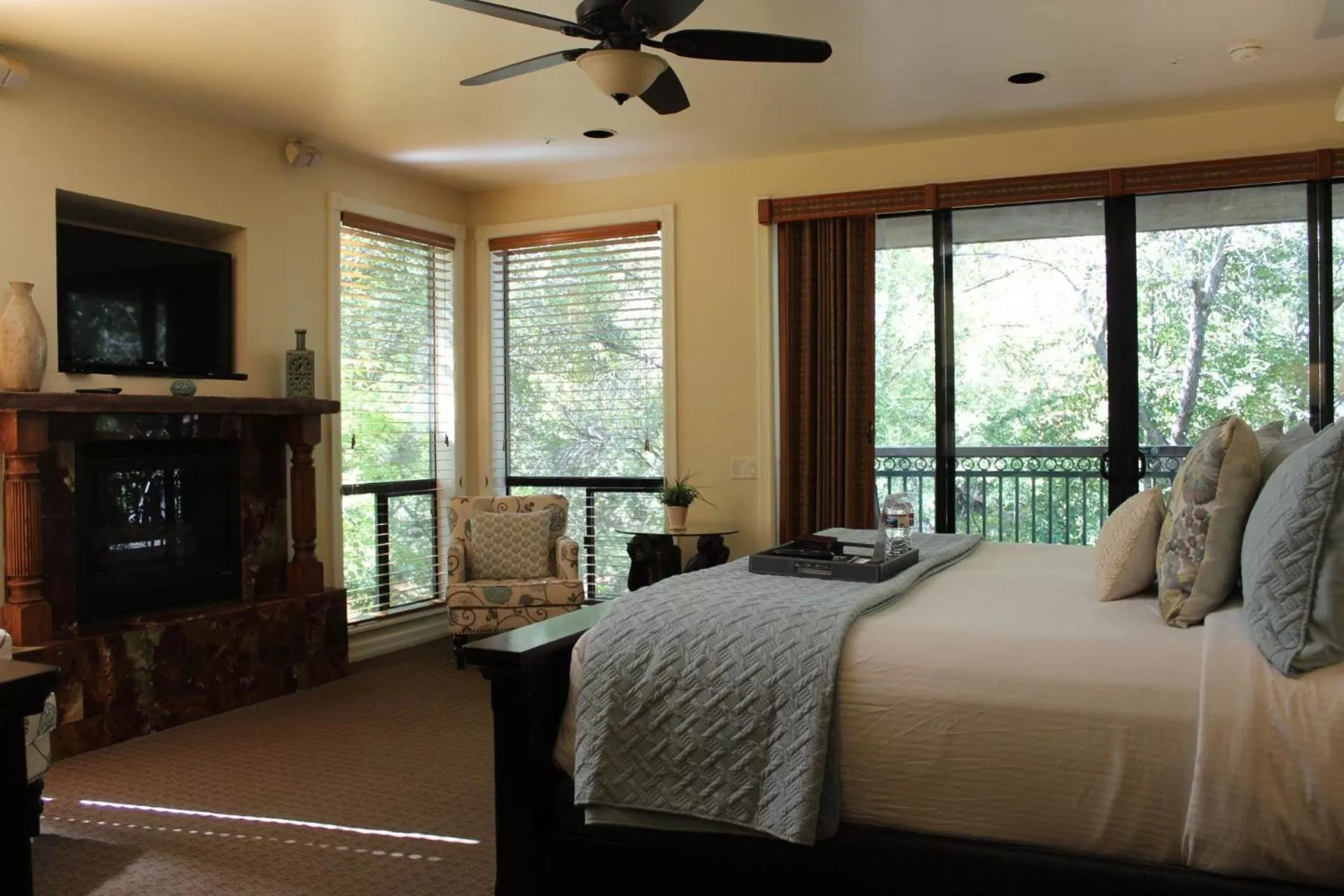 Bed in Inn Above Oak Creek Sedona