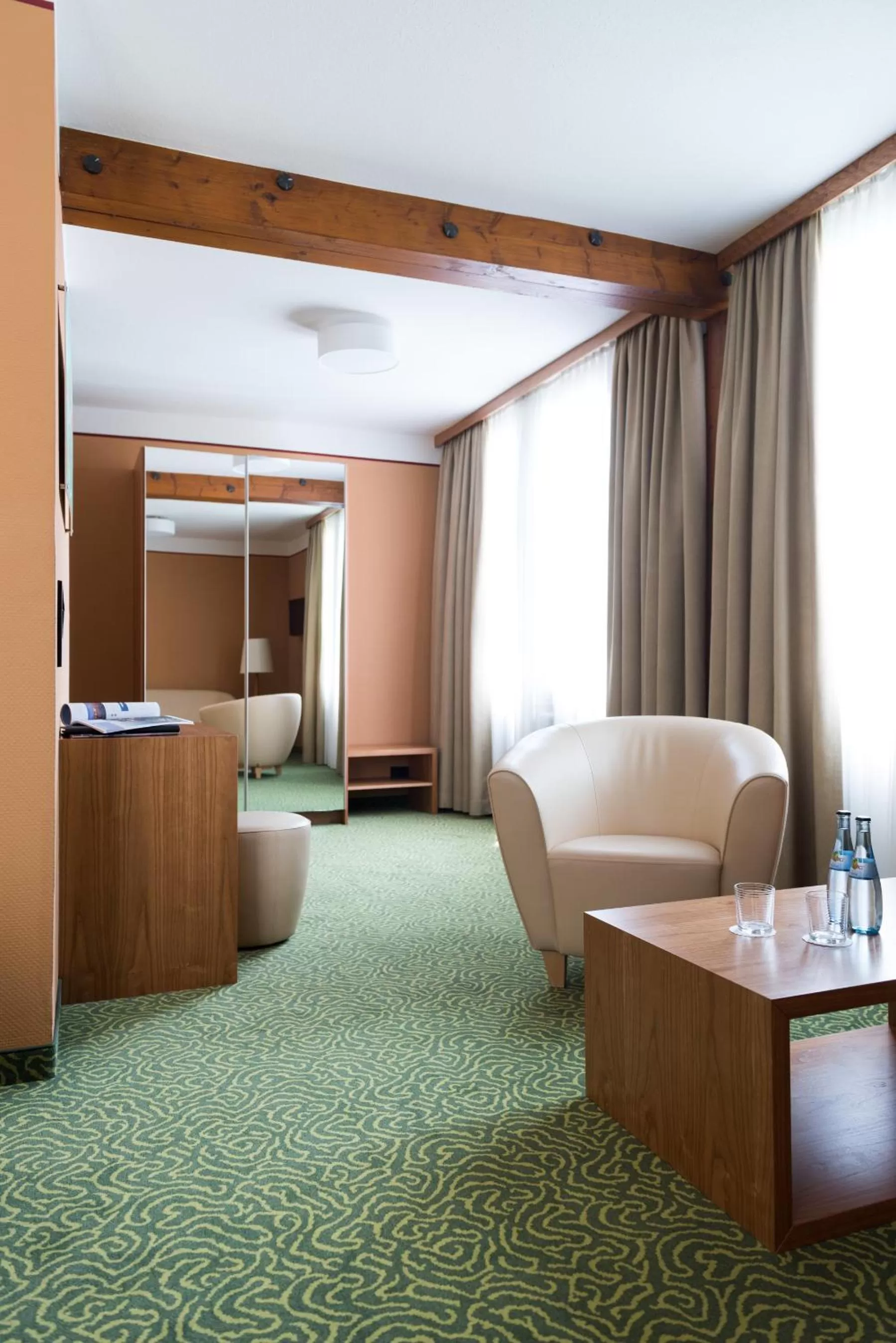 Photo of the whole room, Seating Area in Bürgerbräu