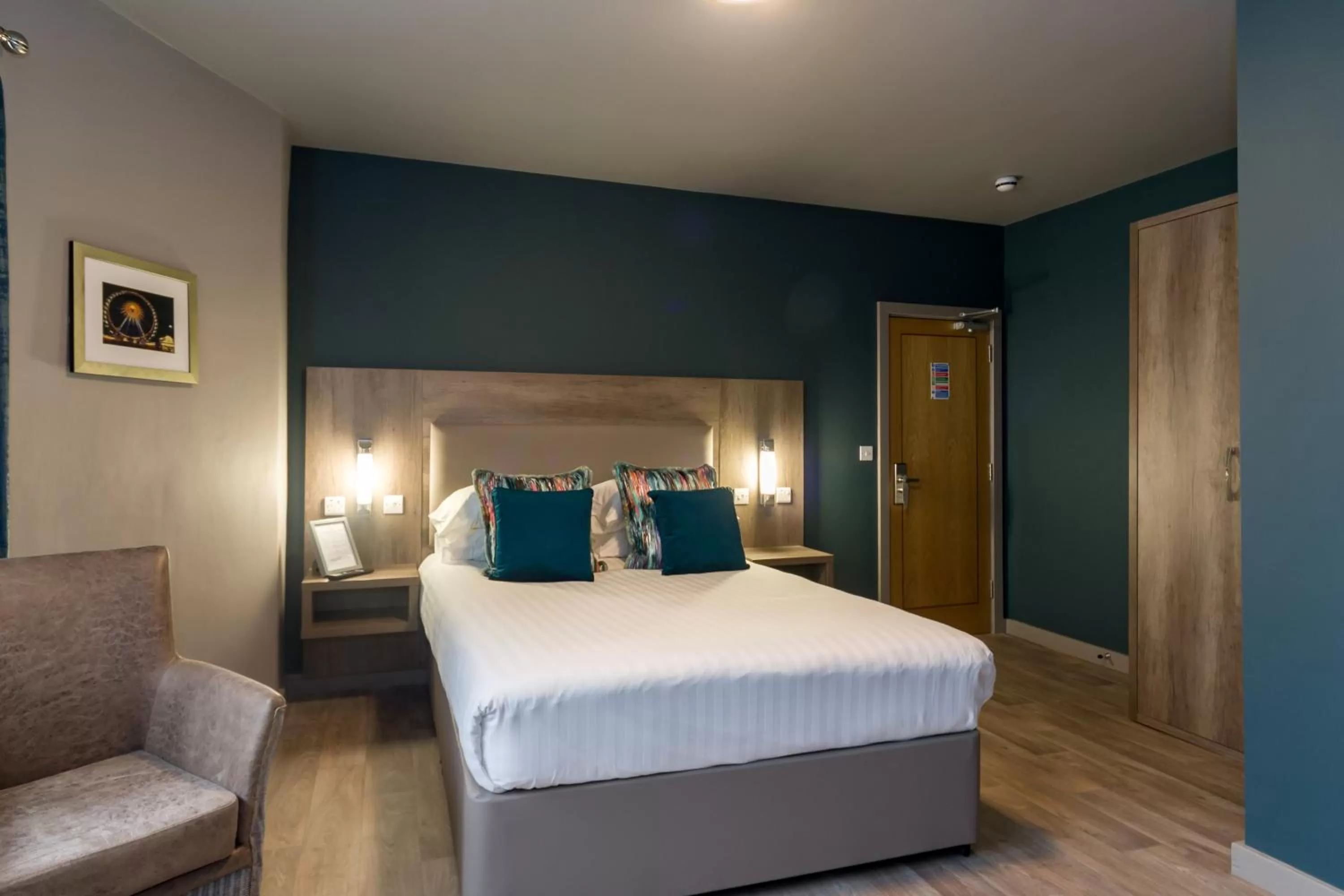 Photo of the whole room, Bed in Hotel No 8