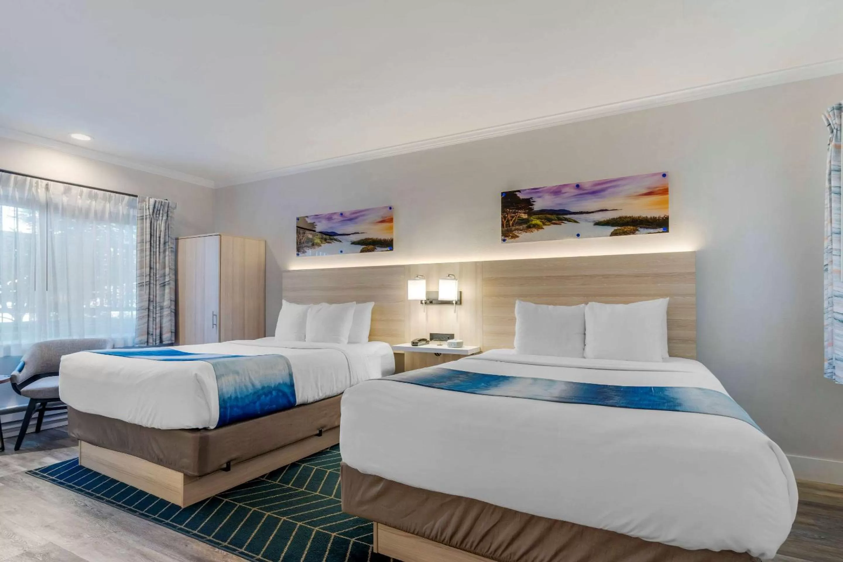 Bedroom, Bed in Comfort Inn Carmel By the Sea