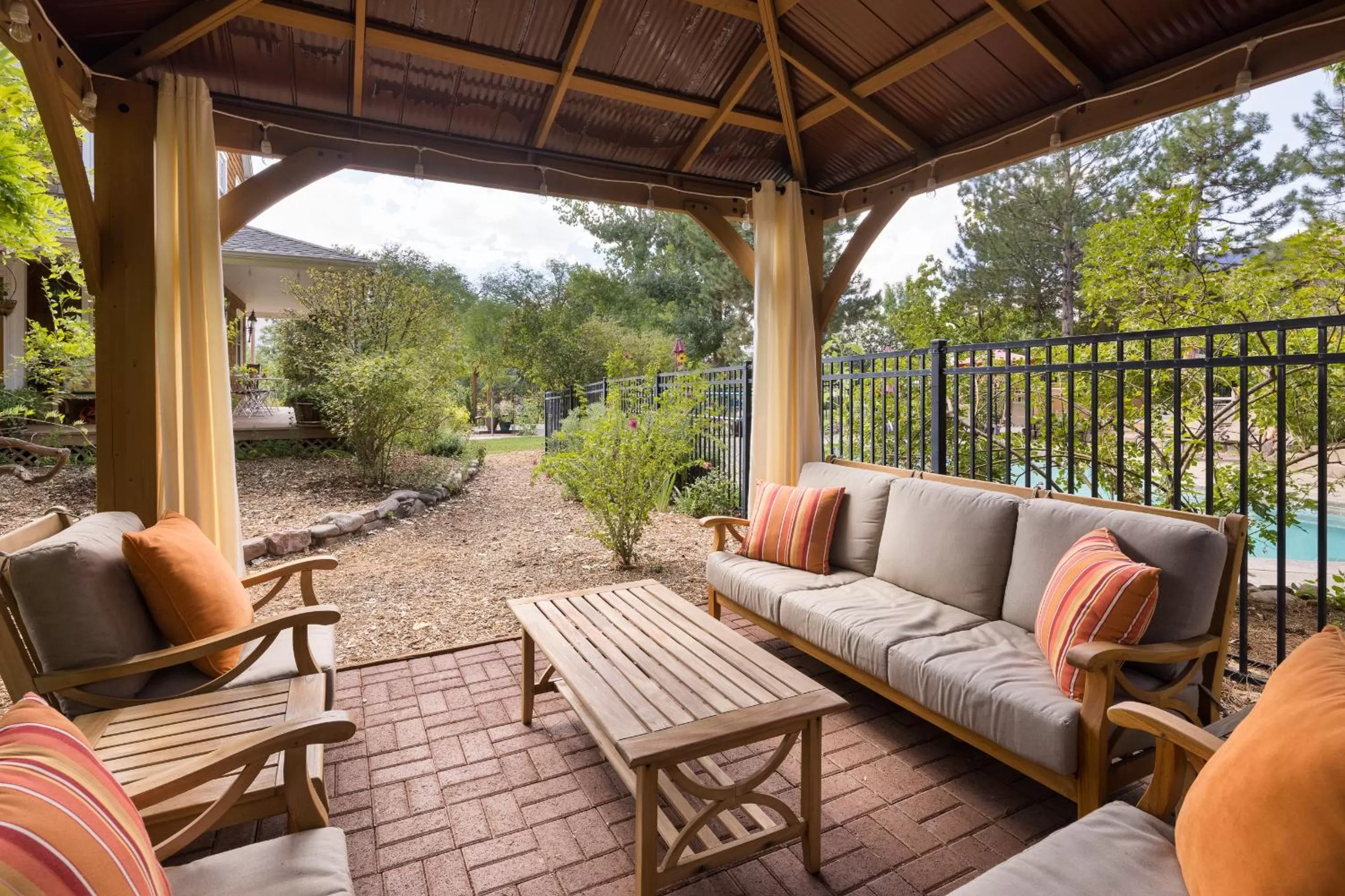 Balcony/Terrace in Sunflower Hill Inn