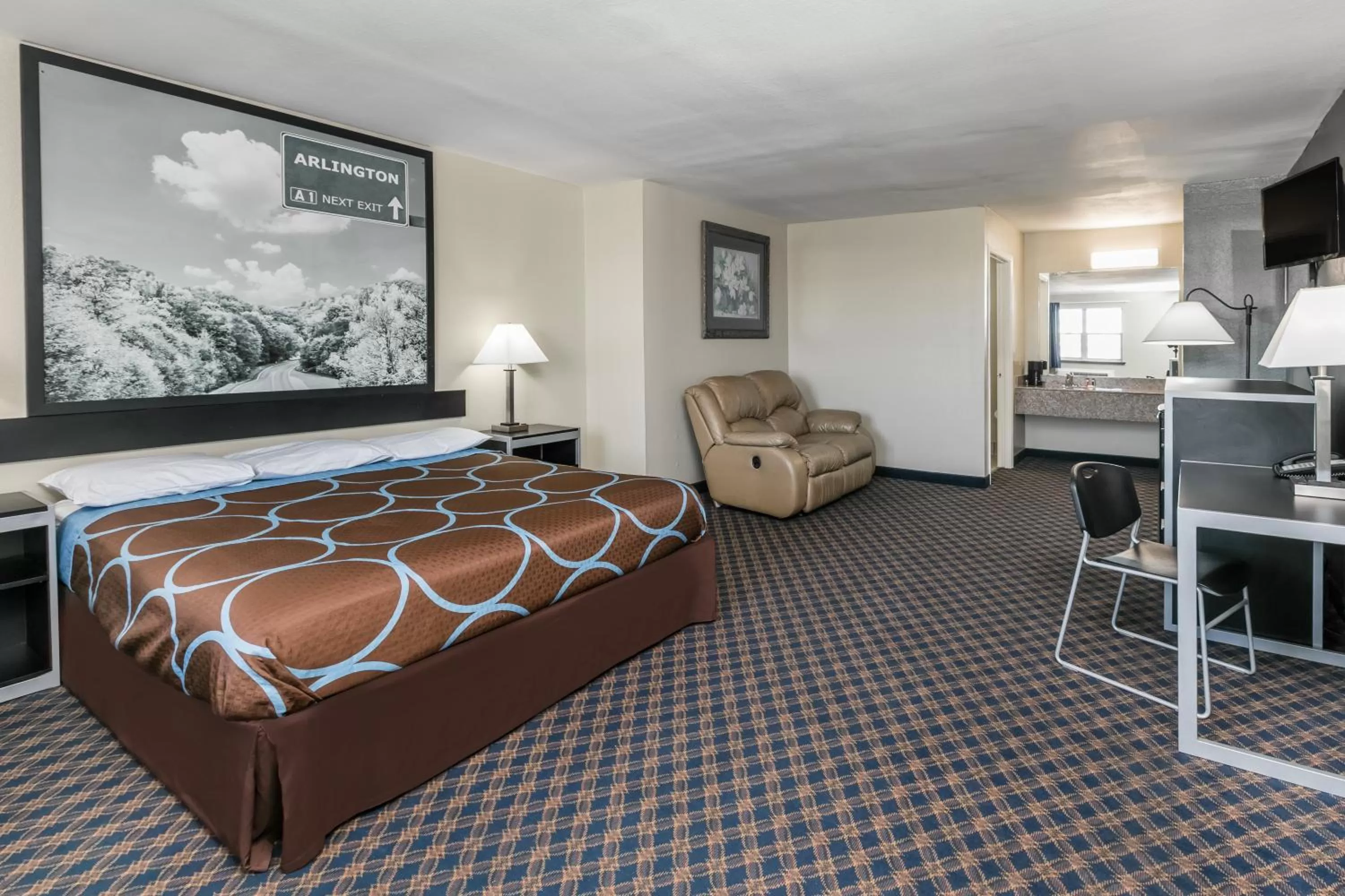 Deluxe King Room - Smoking in Super 8 by Wyndham Arlington Near AT&T Stadium