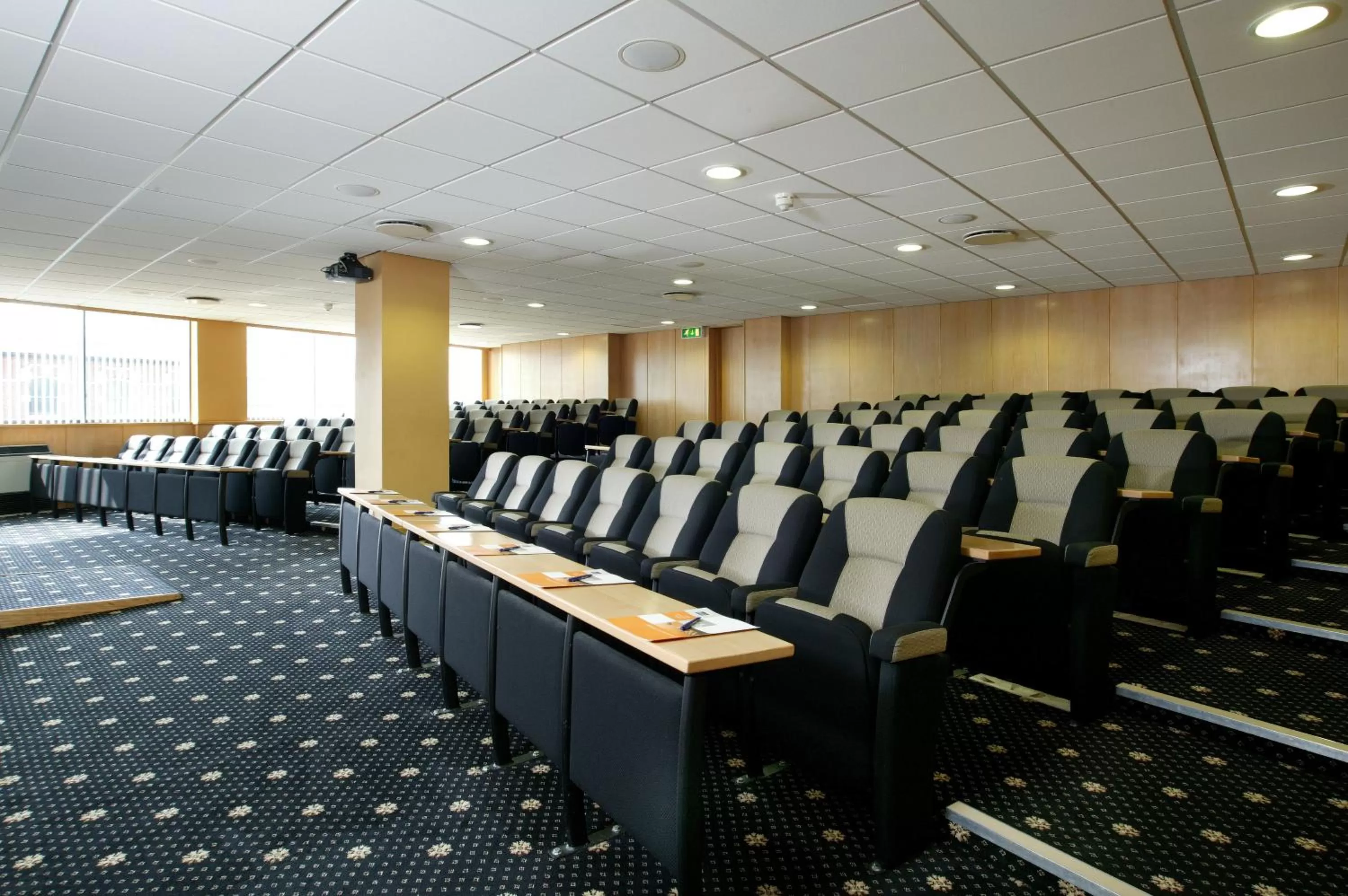 Business facilities in Garner Hotel Nottingham City Centre by IHG