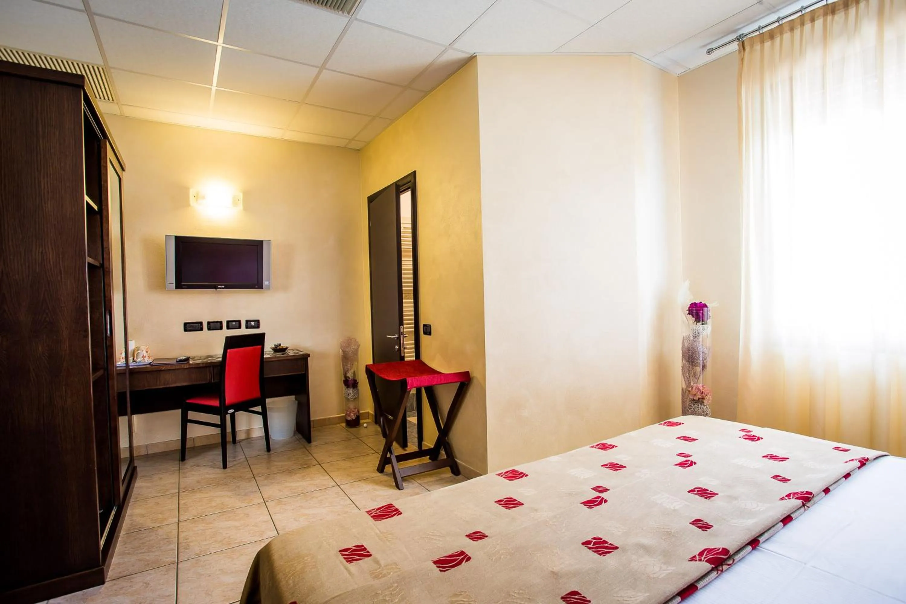 Shower, Bed in Piccolo Hotel Nogara