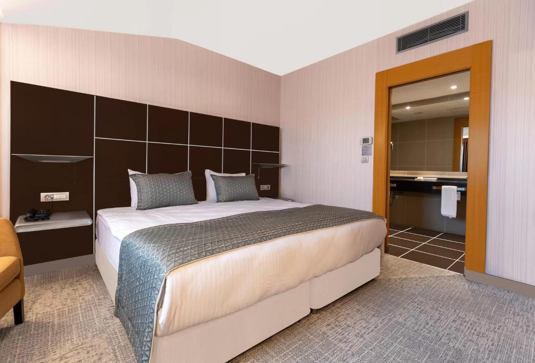 Bedroom, Bed in Point Hotel Taksim