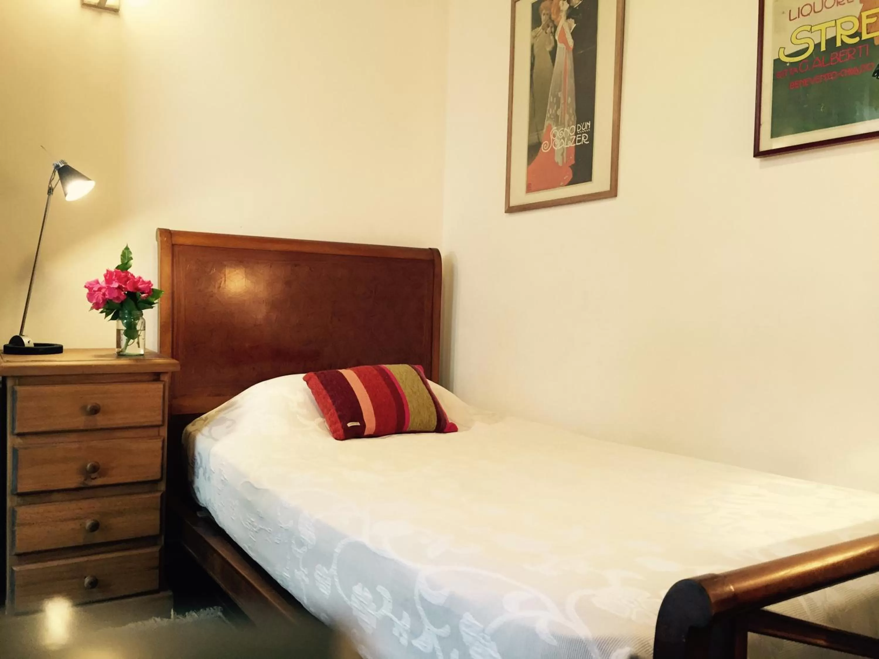 Decorative detail, Bed in Lina's Tango Guesthouse