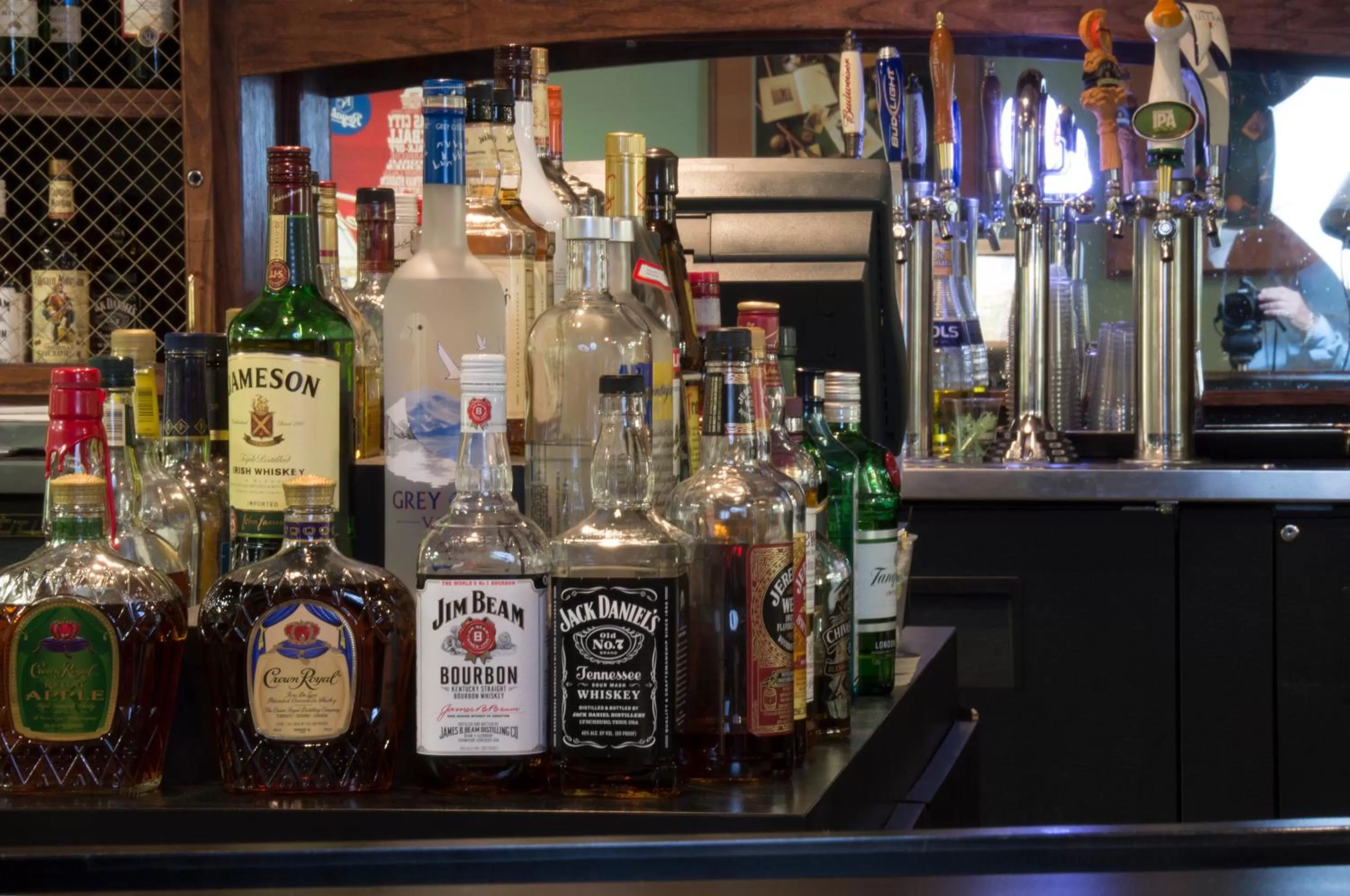 Lounge or bar in Lamplighter Inn & Suites Pittsburg