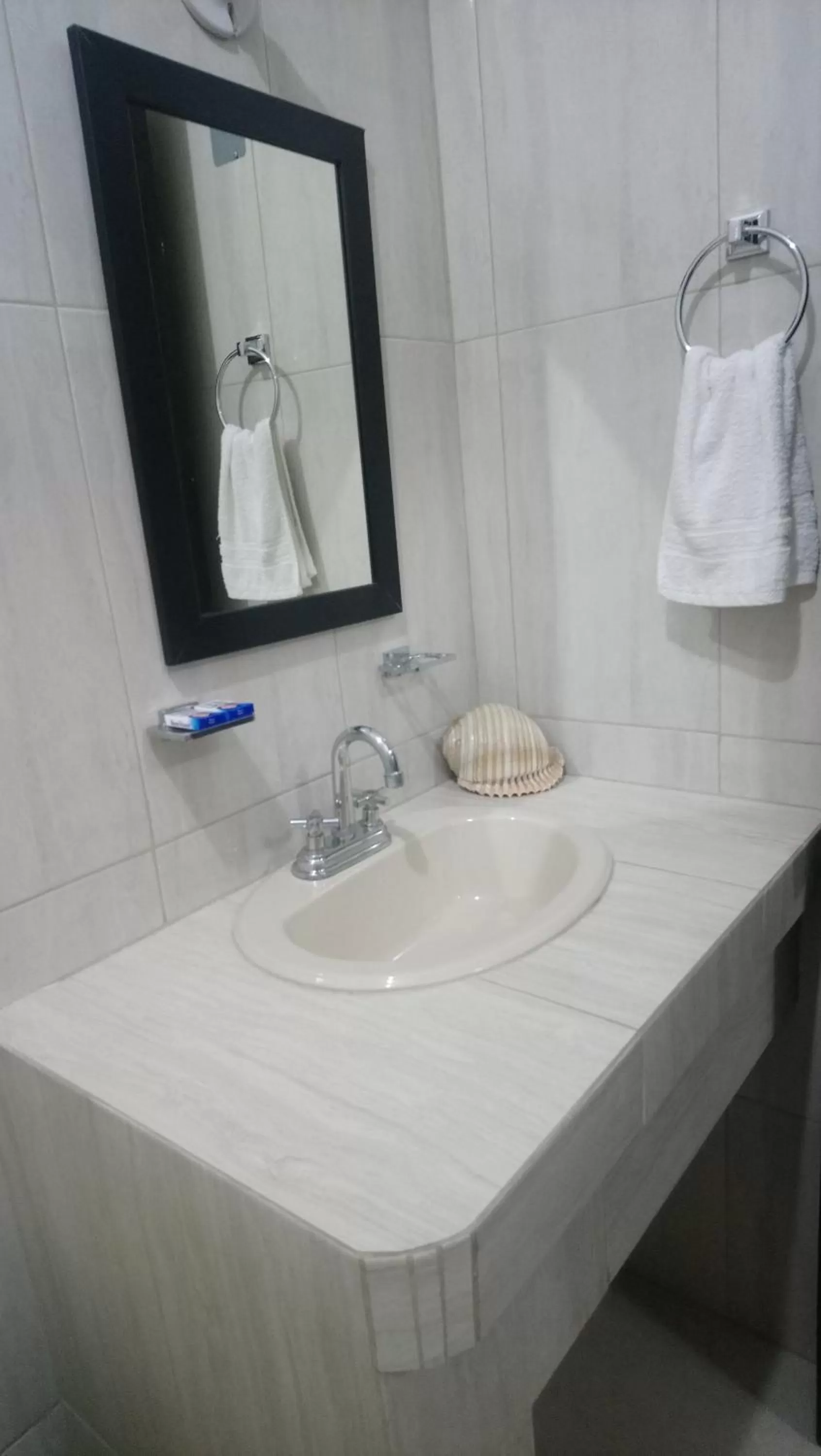 Bathroom in Hotel Popeye