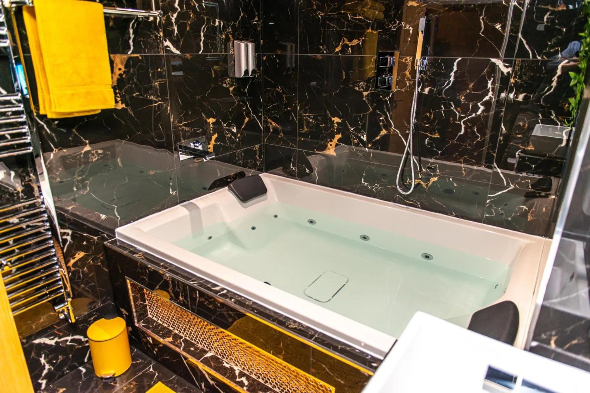 Bathroom in Optimal Apartments