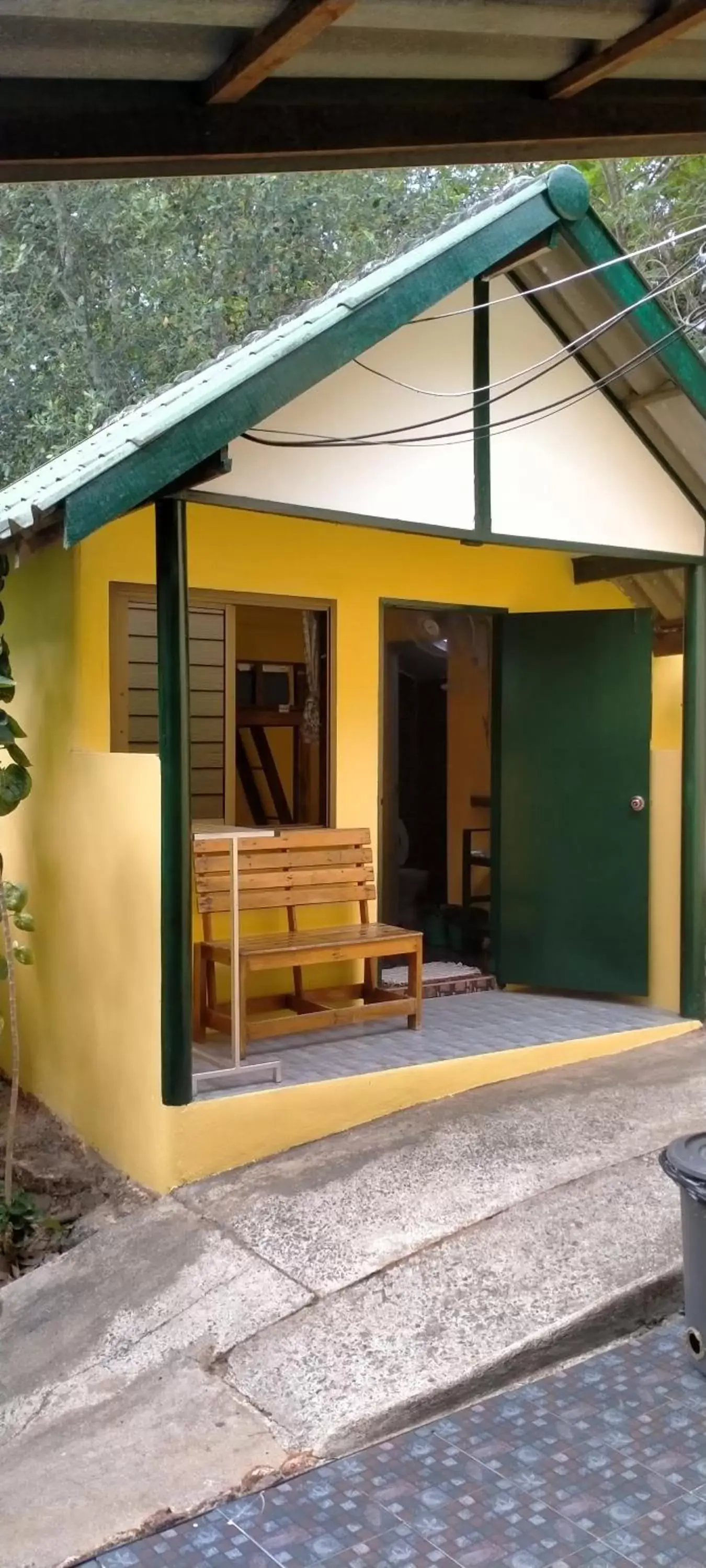 Budget Single Room - single occupancy in Island Lodge Budget Single Room - single occupancy in Island Lodge