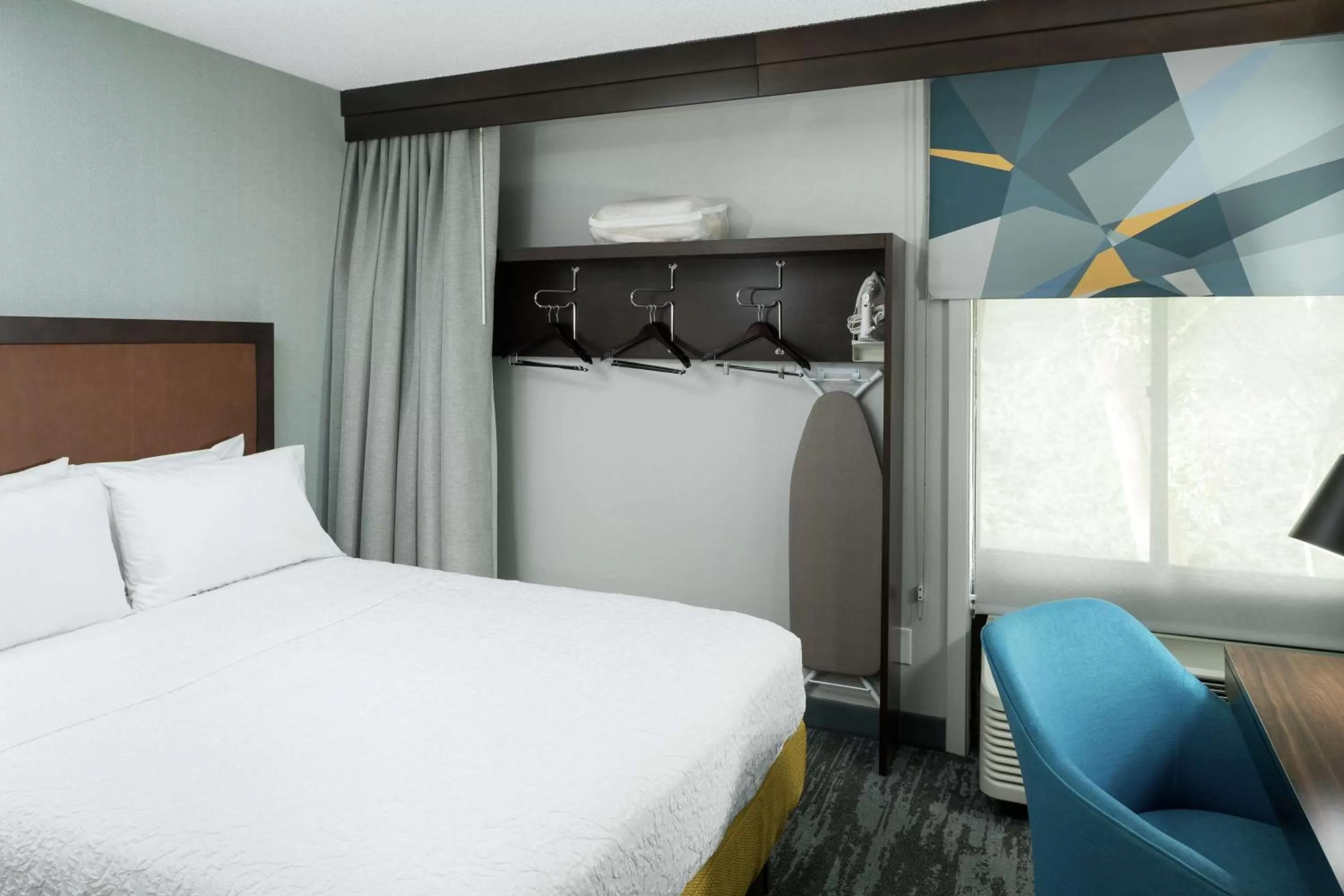 Bedroom, Bed in Hampton Inn Los Angeles Santa Clarita