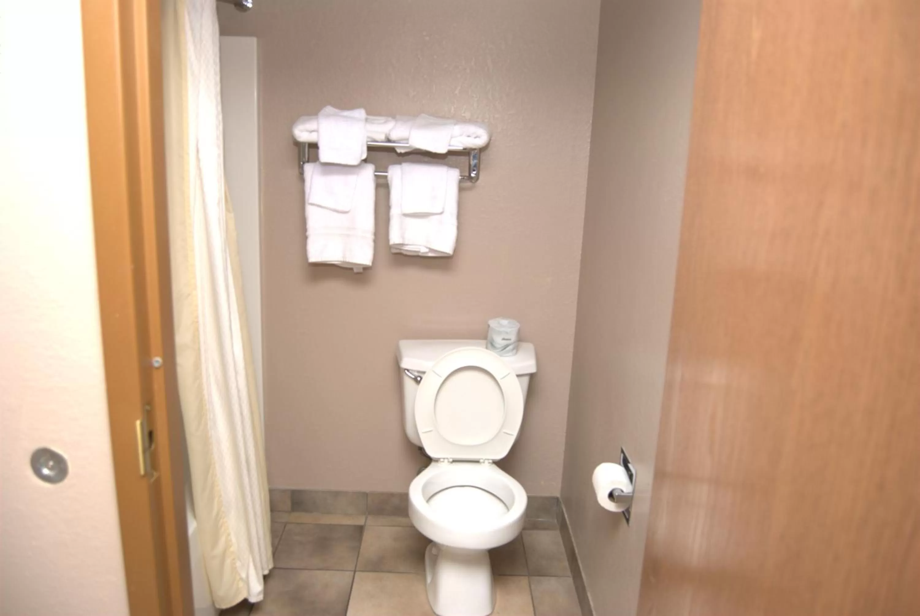 Toilet in Commodore Resort