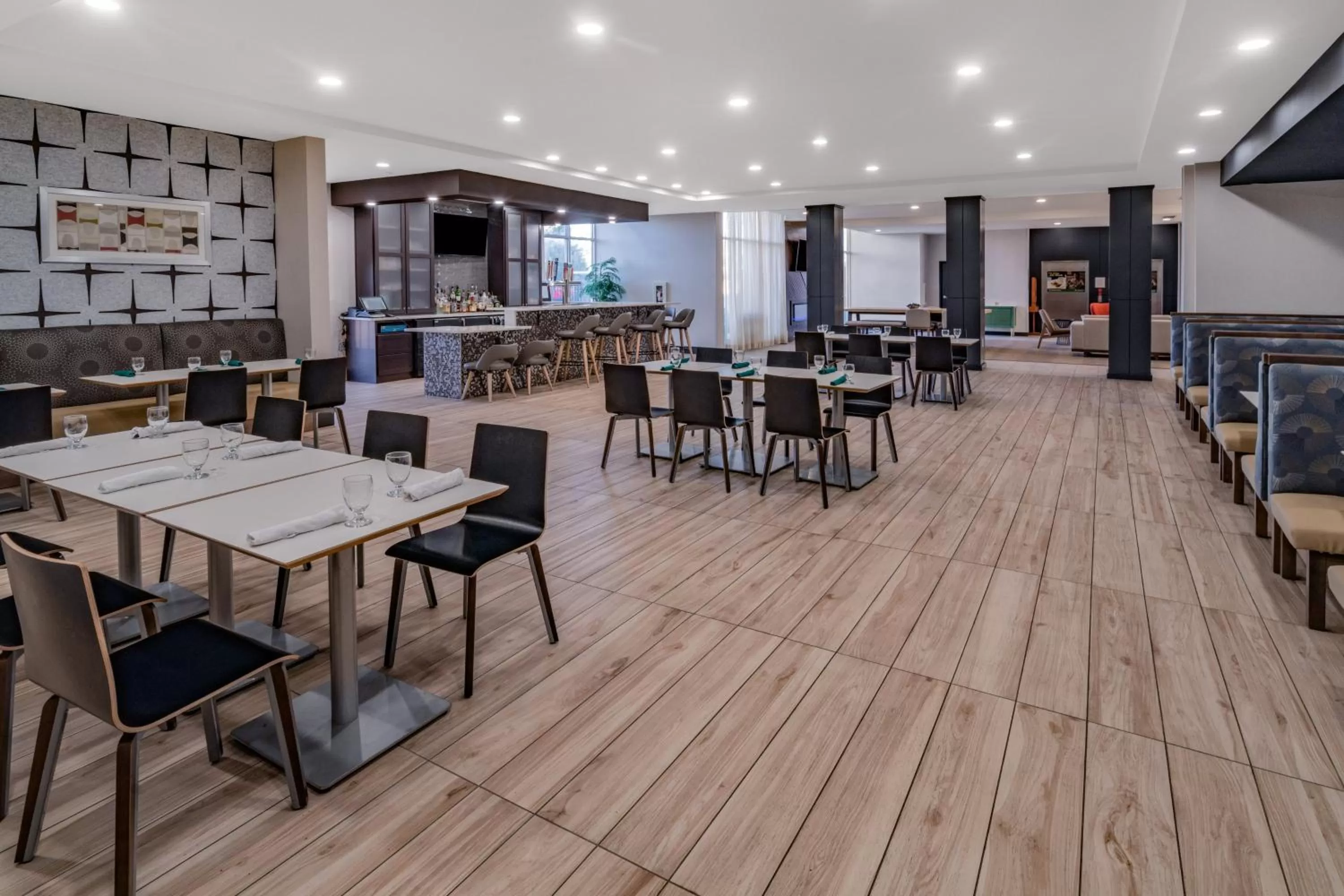 Lounge or bar in Holiday Inn Southaven Central - Memphis by IHG