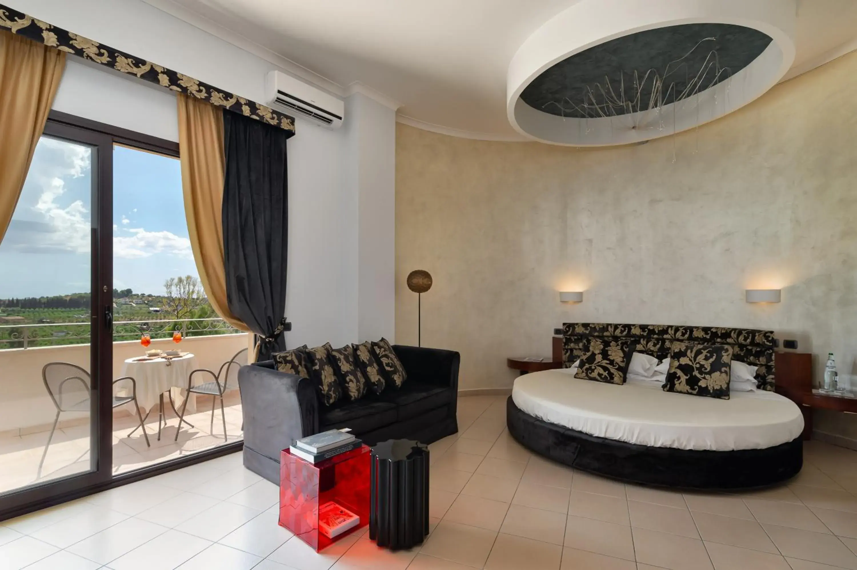 Junior Suite in Grand Hotel Sofia Junior Suite in Grand Hotel Sofia