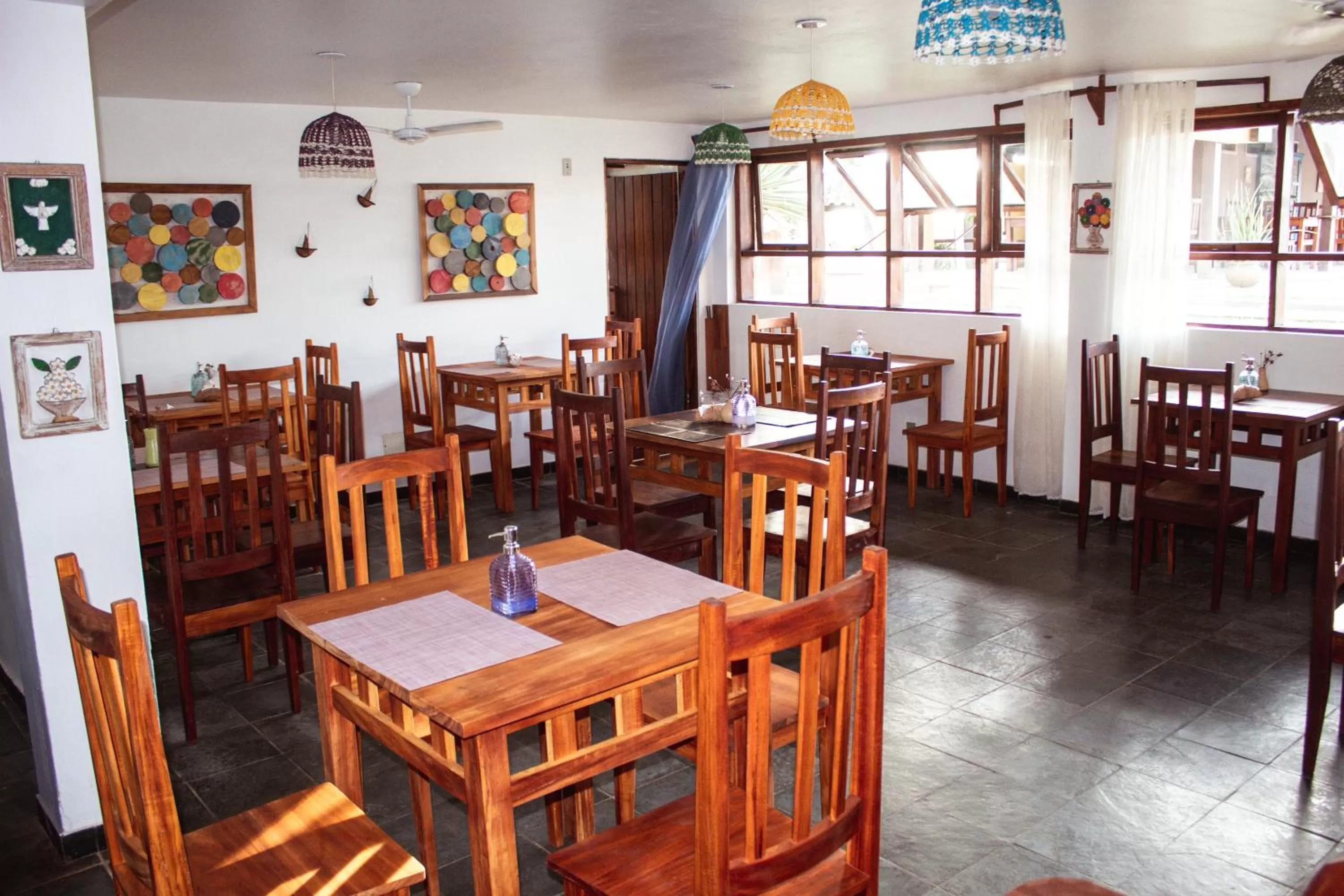 Breakfast, Restaurant/Places to Eat in Pousada dos Hibiscus