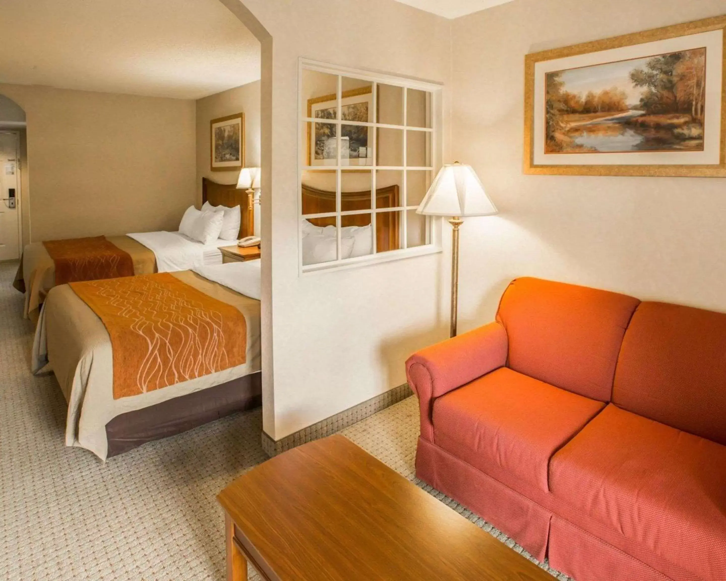 Queen Suite with Two Queen Beds - Smoking in Rodeway Inn & Suites Cherokee On the River Queen Suite with Two Queen Beds - Smoking in Rodeway Inn & Suites Cherokee On the River