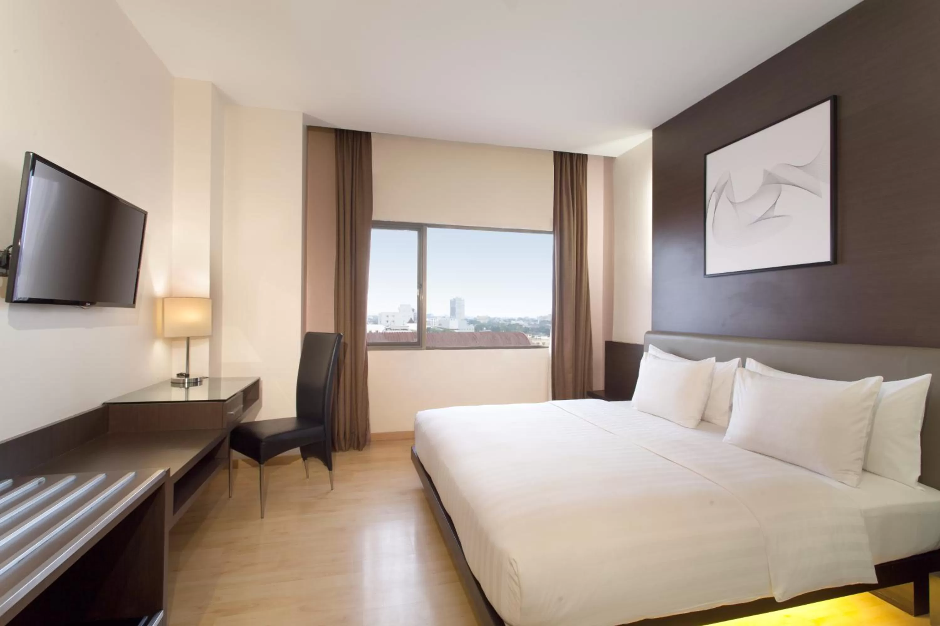 Bedroom, Bed in AIHO Hotel Medan