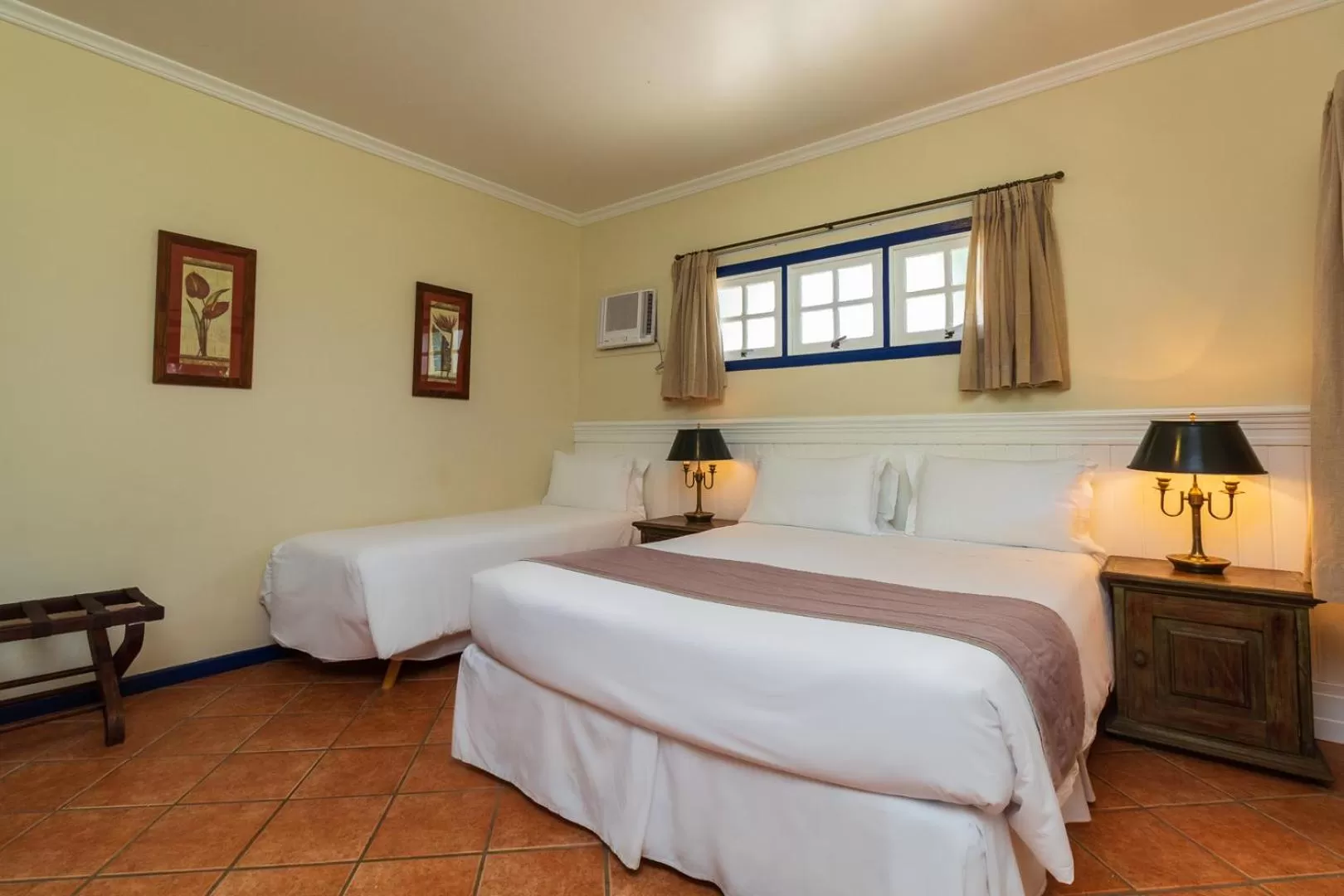 Bed in Pousada Corsario Paraty