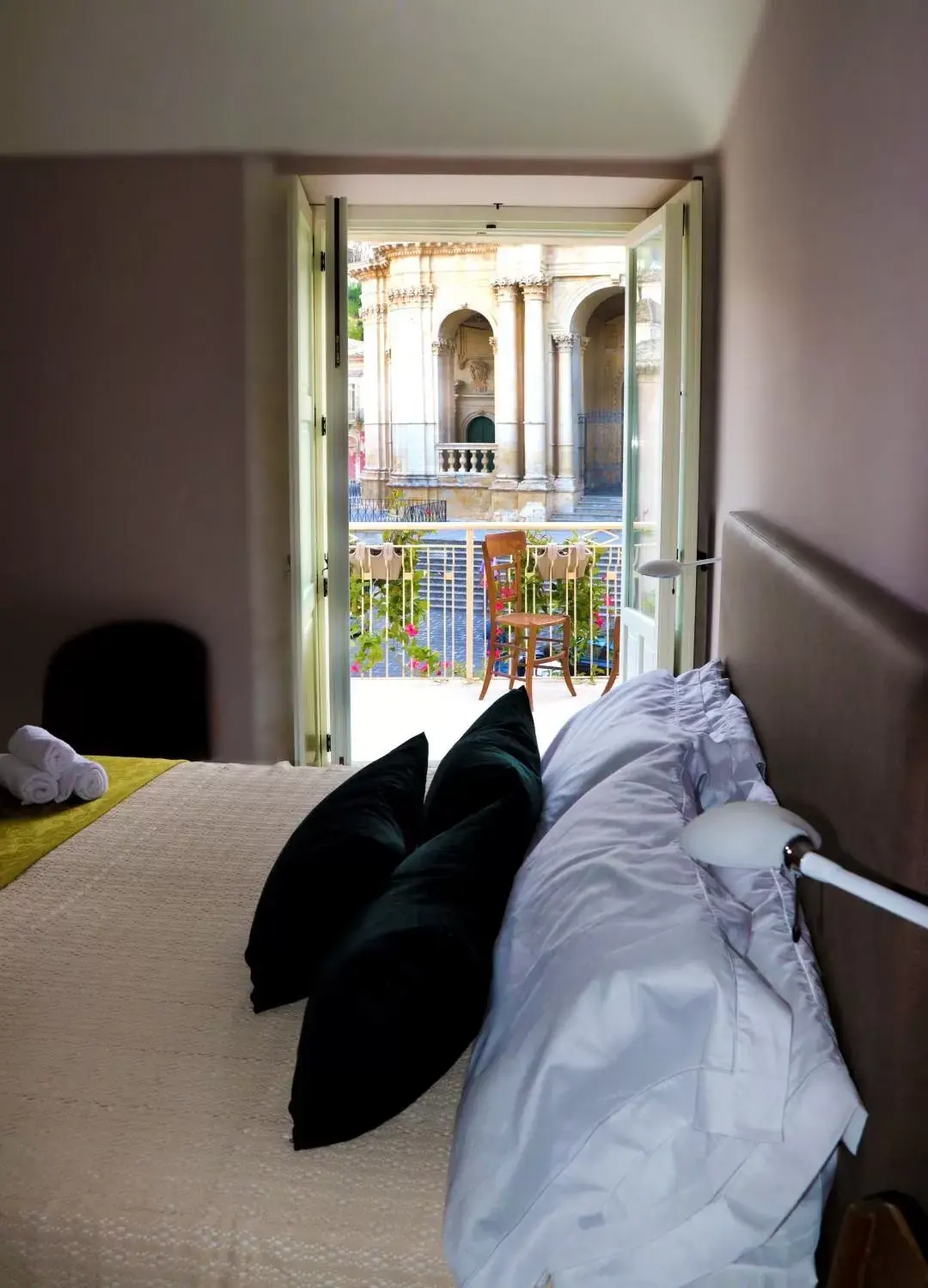 Deluxe Double or Twin Room with City View in Casa dei Giurati Deluxe Double or Twin Room with City View in Casa dei Giurati