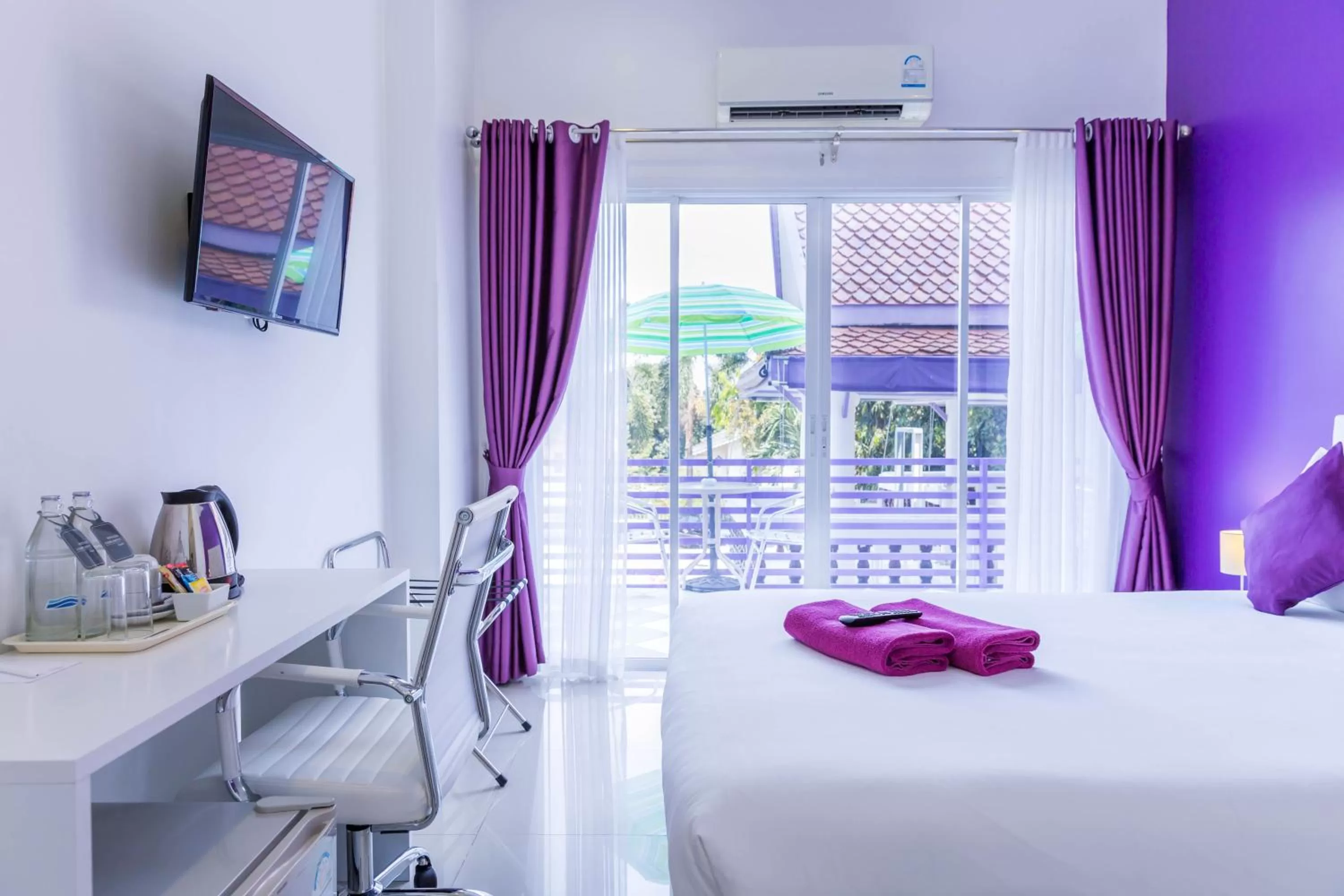 TV and multimedia, Bed in Hotel Zing